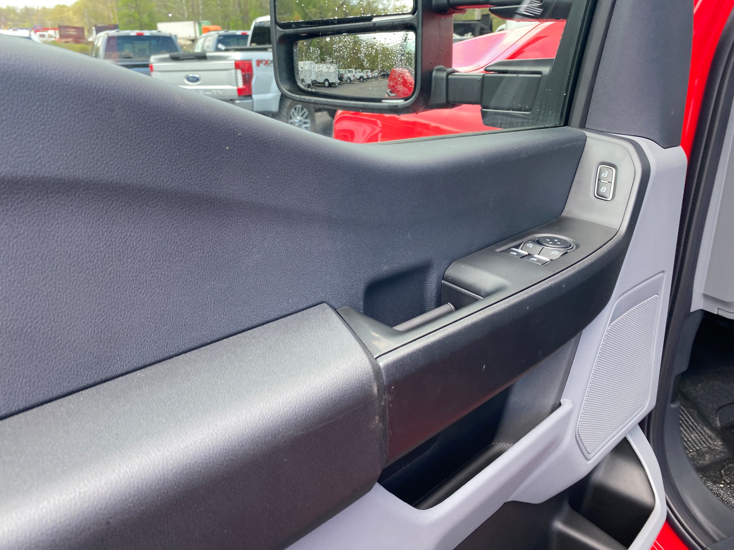 2025 Ford F-550 Super Duty Chassis Cab XL - Photo 26