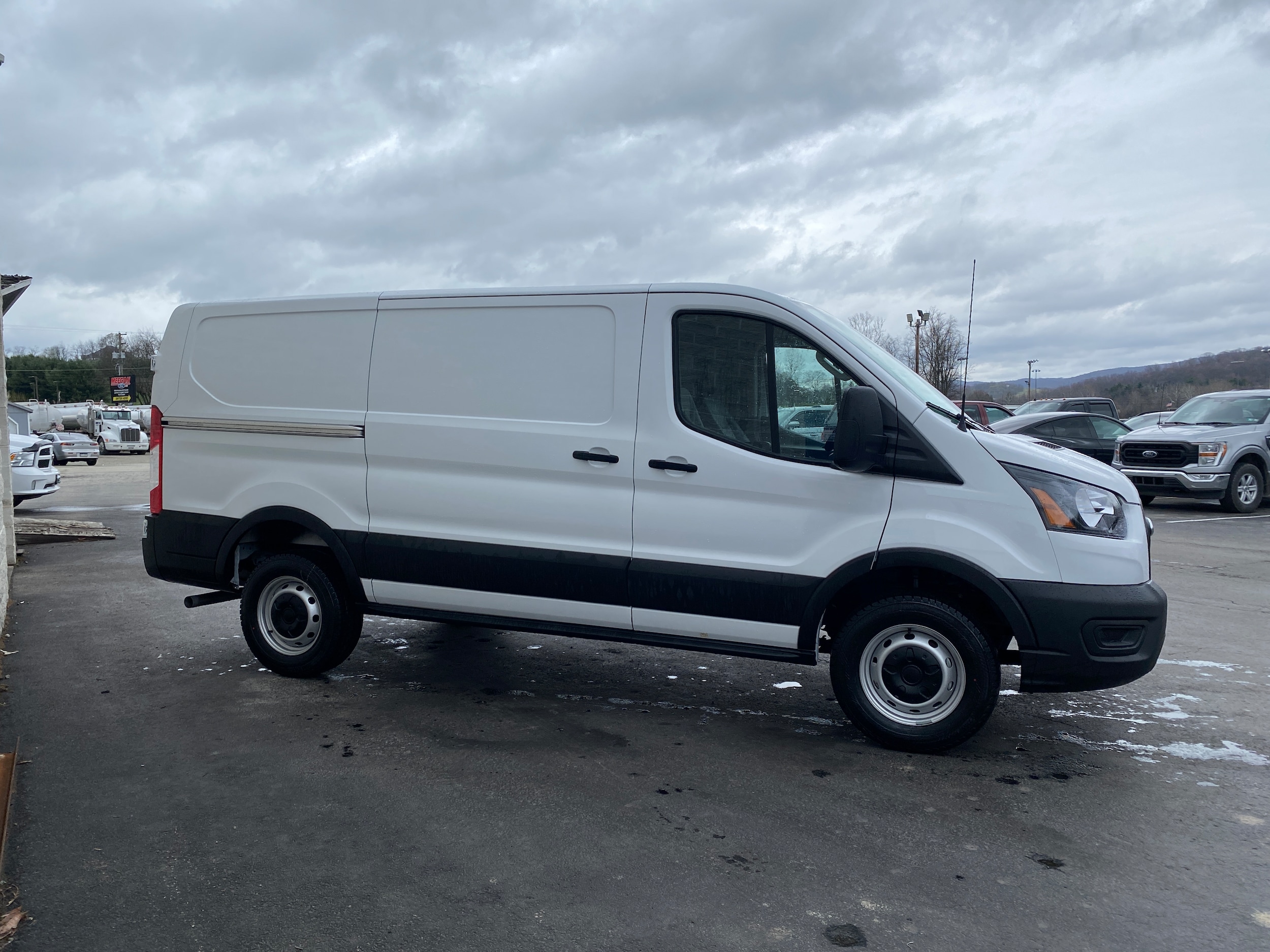 2025 Ford Transit Van Base - Photo 10