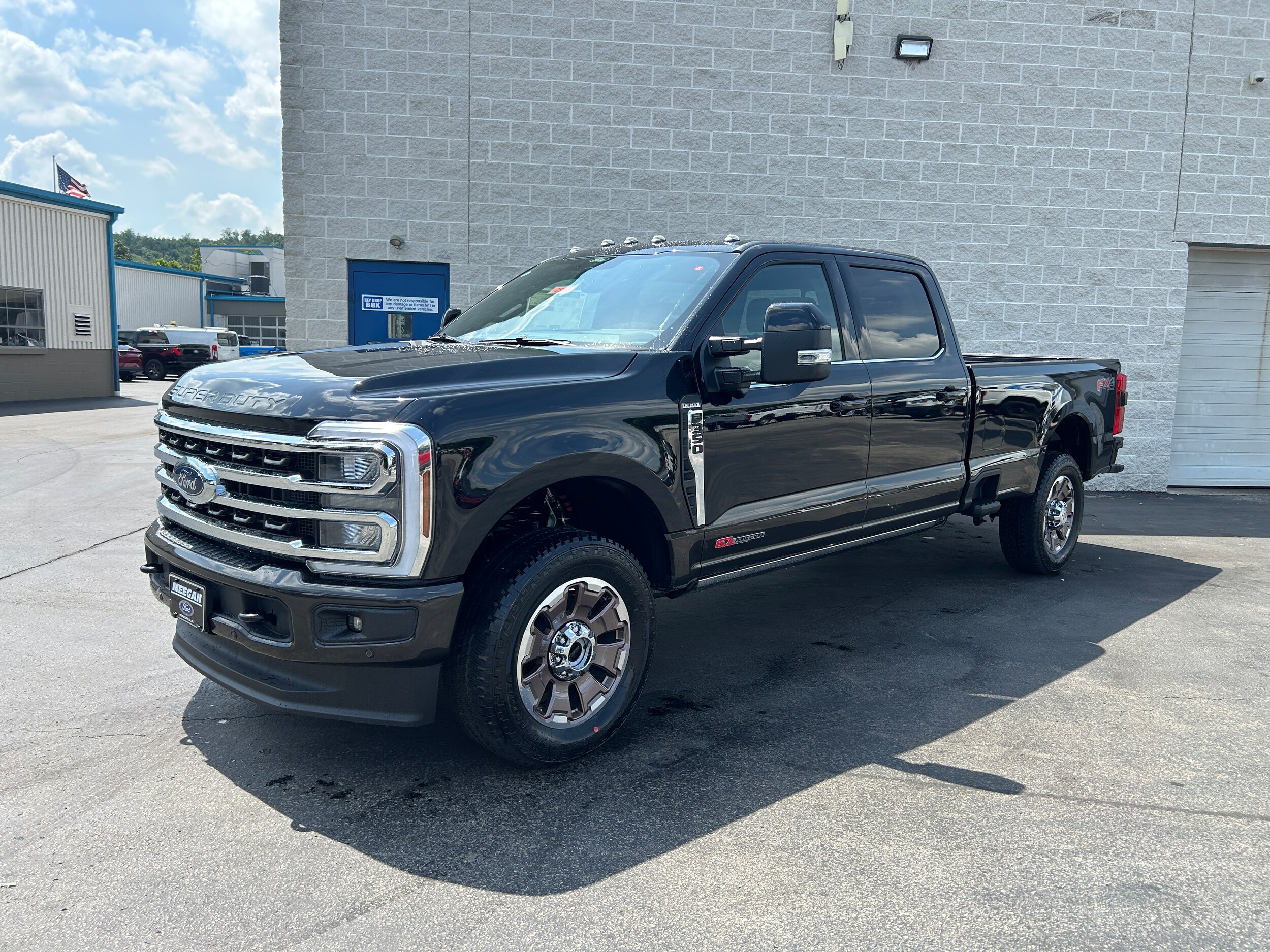 2025 Ford F-350 King Ranch photo 3