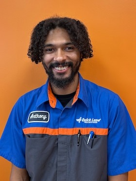 Staff member Anthony from ID_a0925511c196