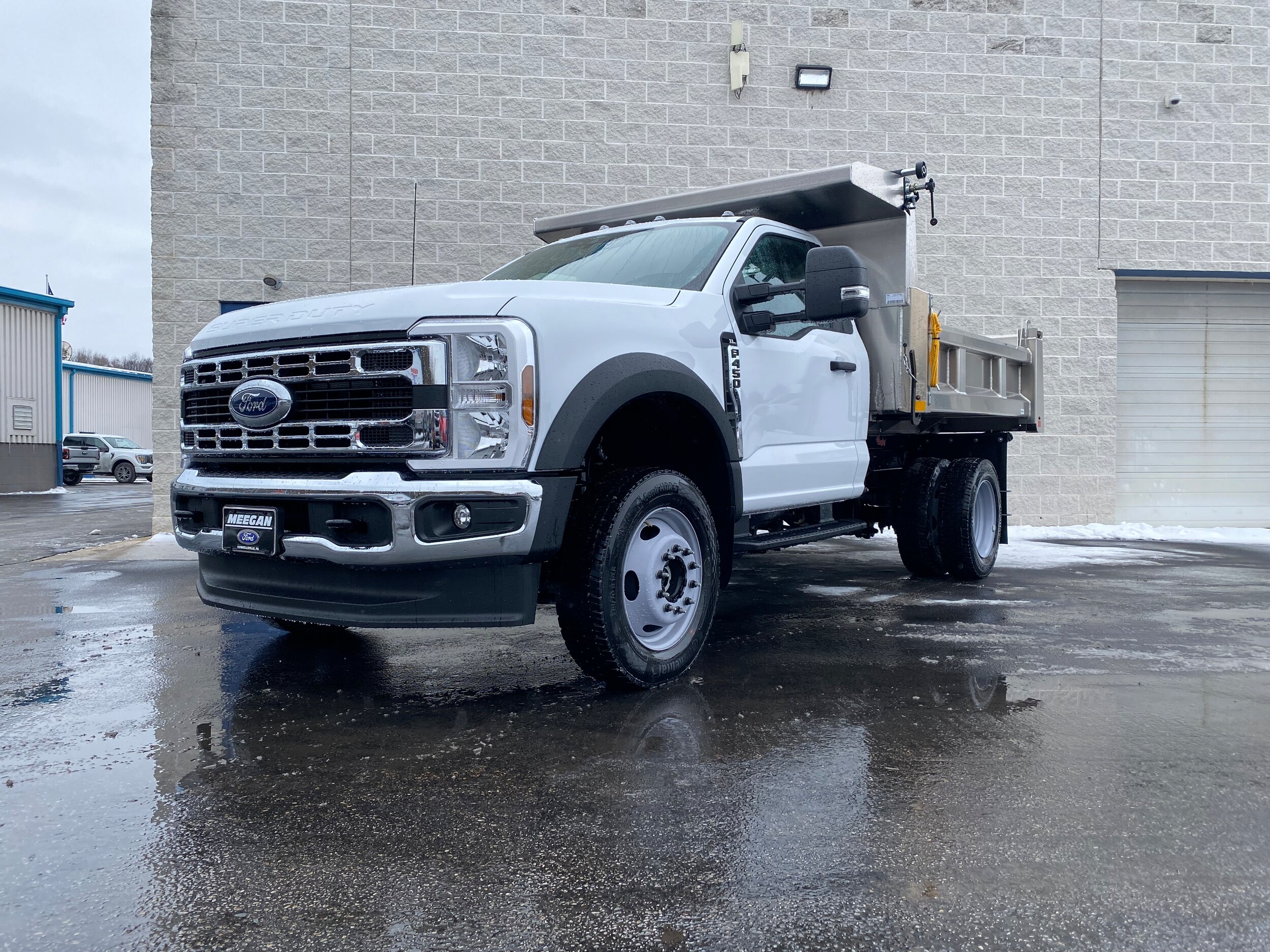 2024 Ford F-450 XL photo 2