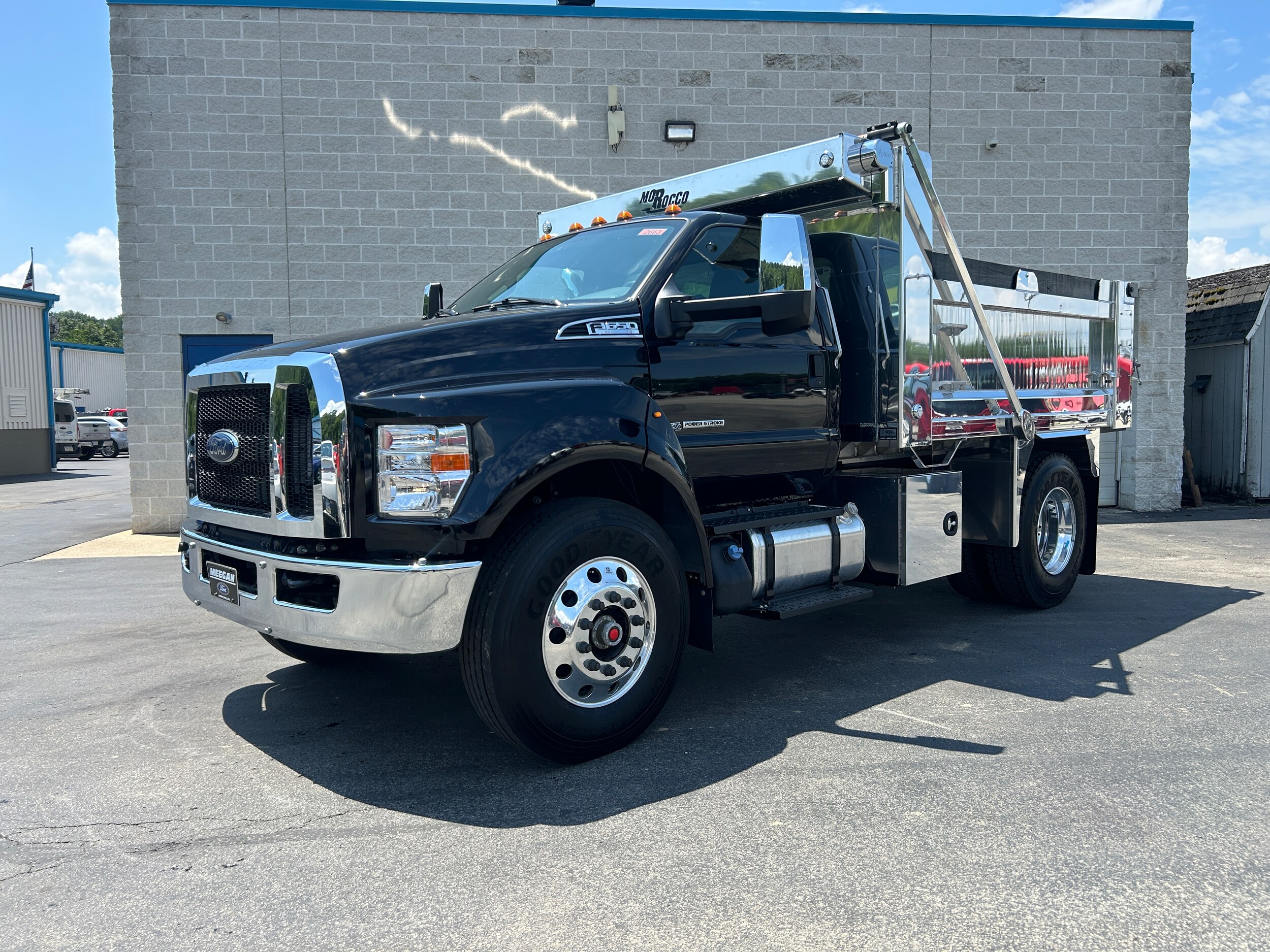 2026 Ford F-650 photo 3