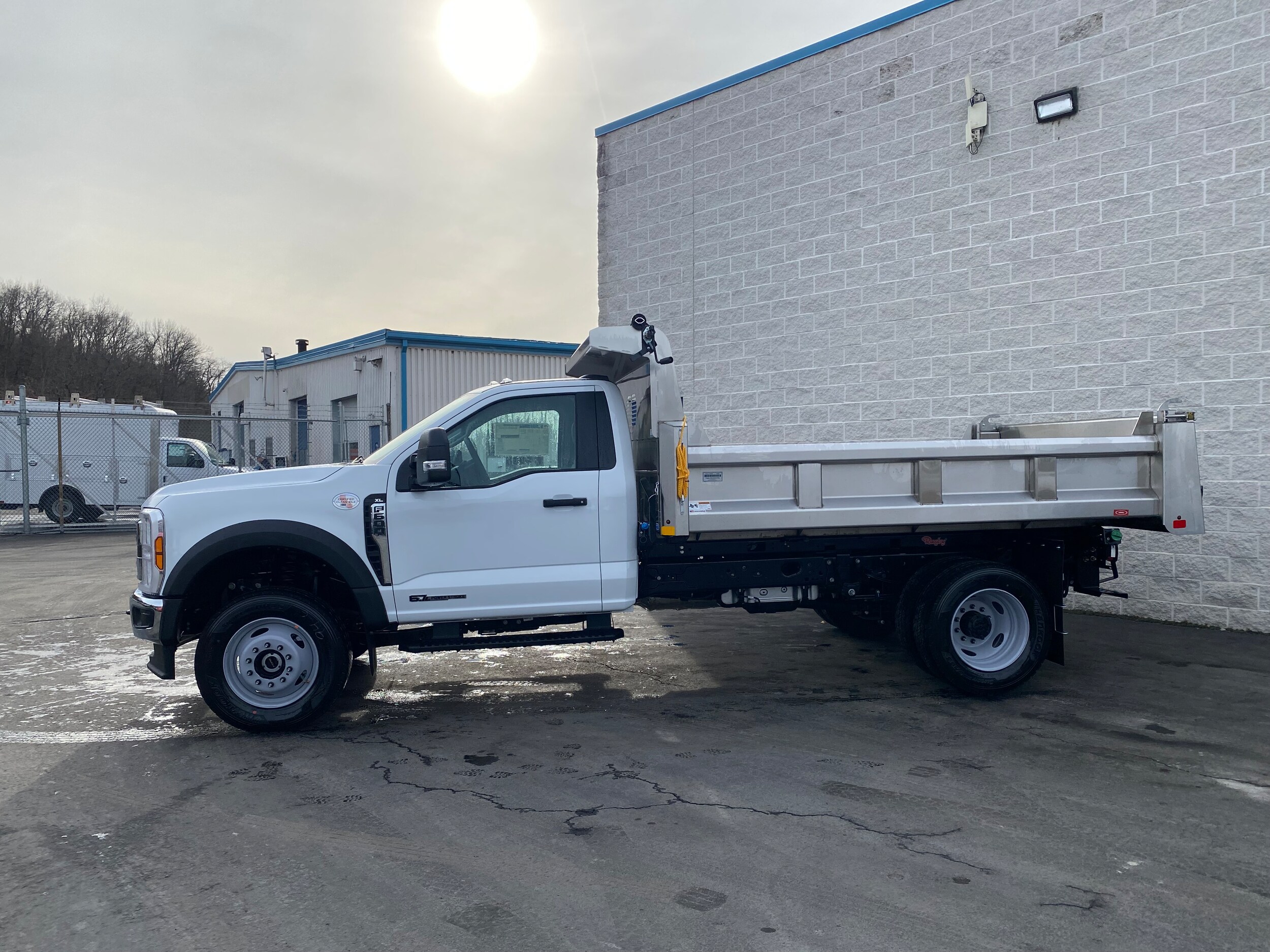 2024 Ford F-600 photo 4
