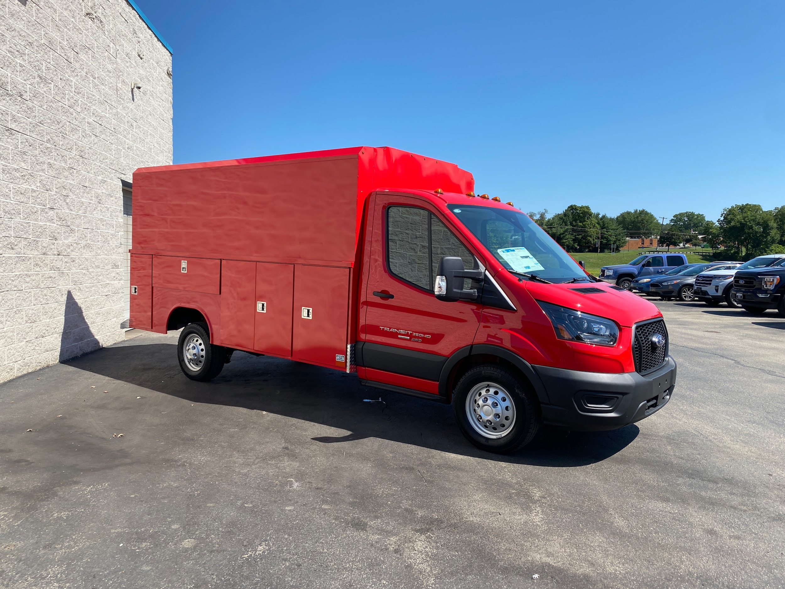 2025 Ford Transit Cutaway Base - Photo 9
