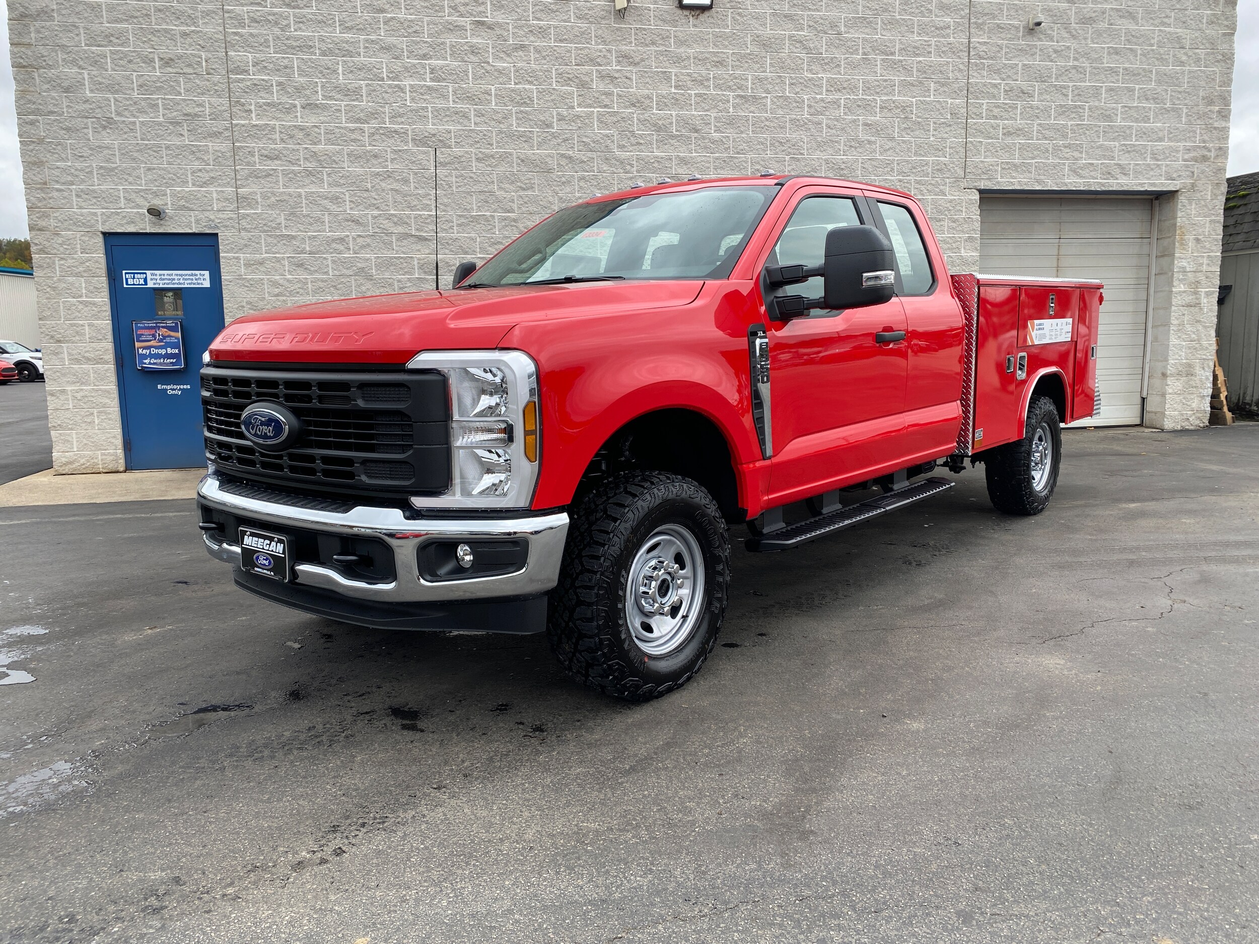 2026 Ford F-350 XL photo 2