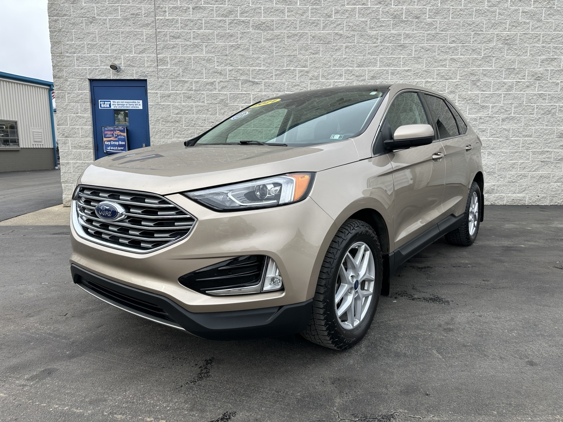 2021 Ford Edge SEL's photo