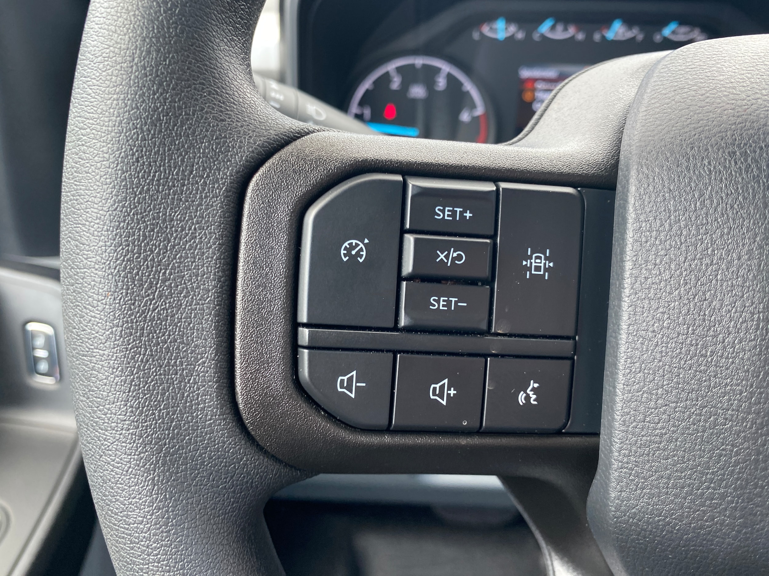 2025 Ford F-550 Super Duty Chassis Cab XL - Photo 28