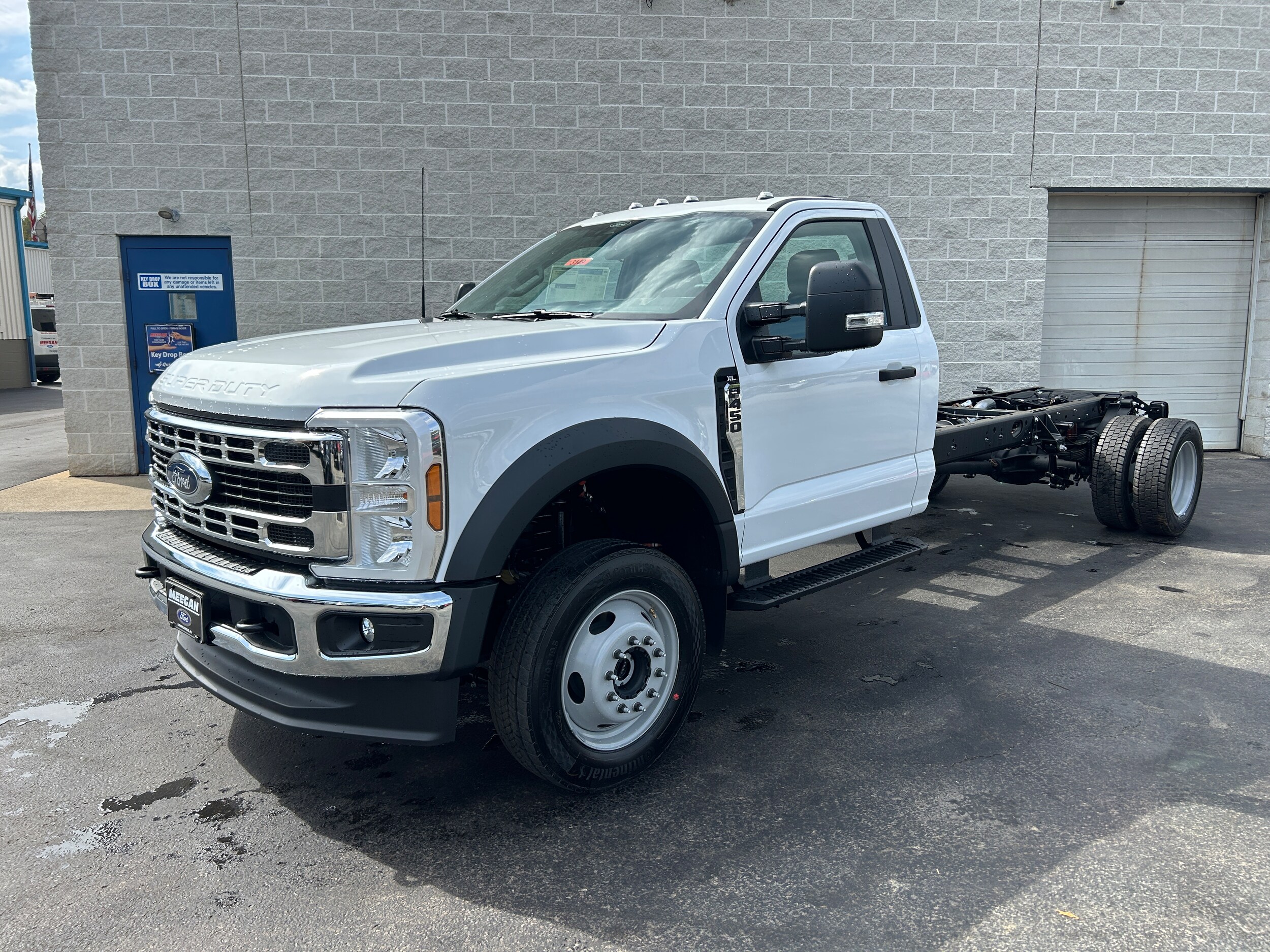 2026 Ford F-450 XL photo 3