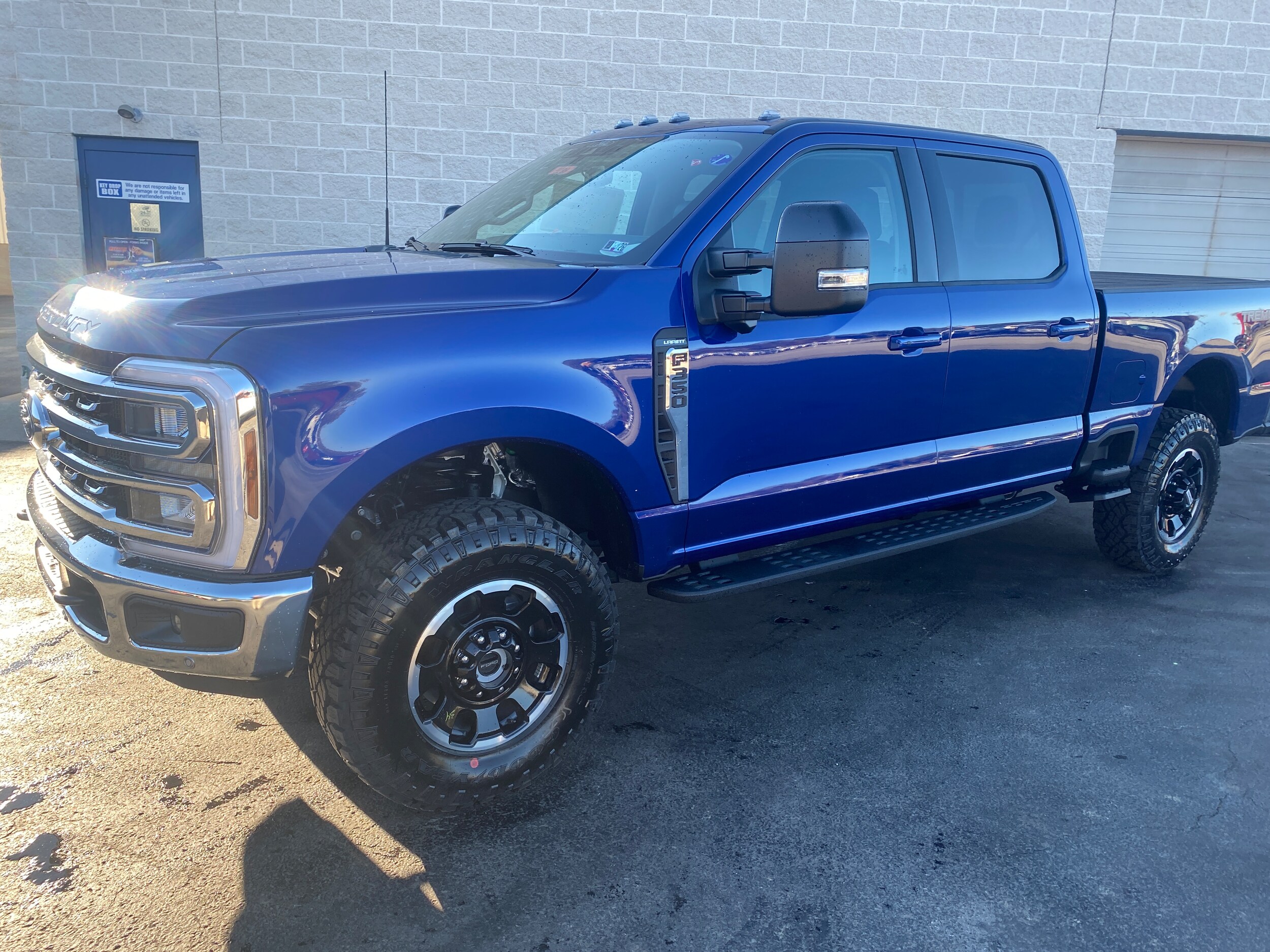 2026 Ford F-350 Lariat photo 3