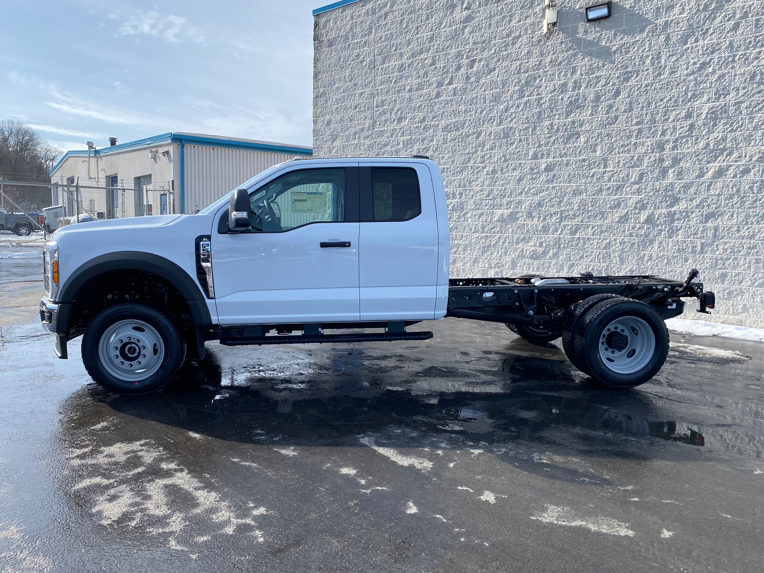 2025 Ford F-550 XL photo 4