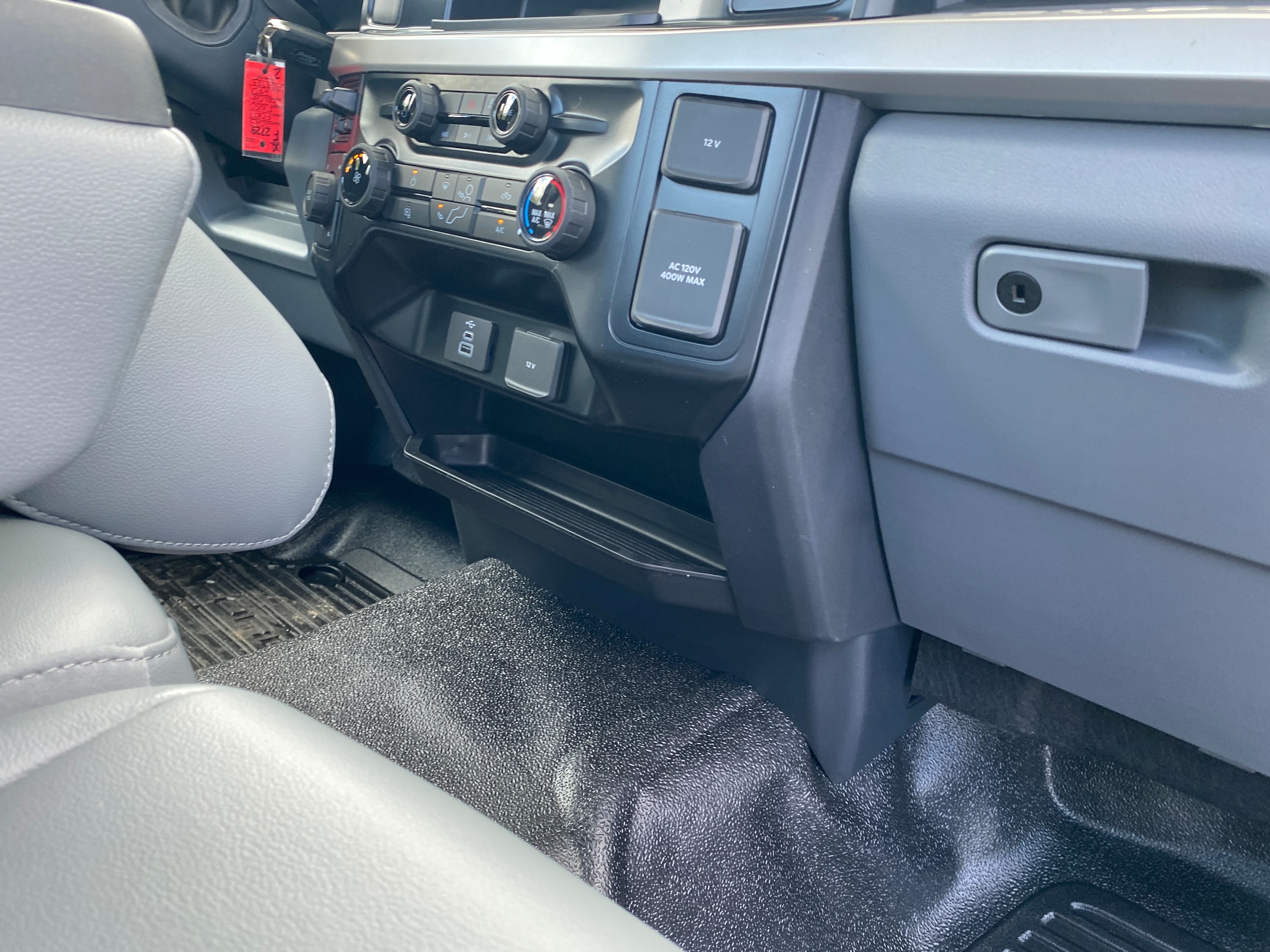 2025 Ford F-550 Super Duty Chassis Cab XL - Photo 24