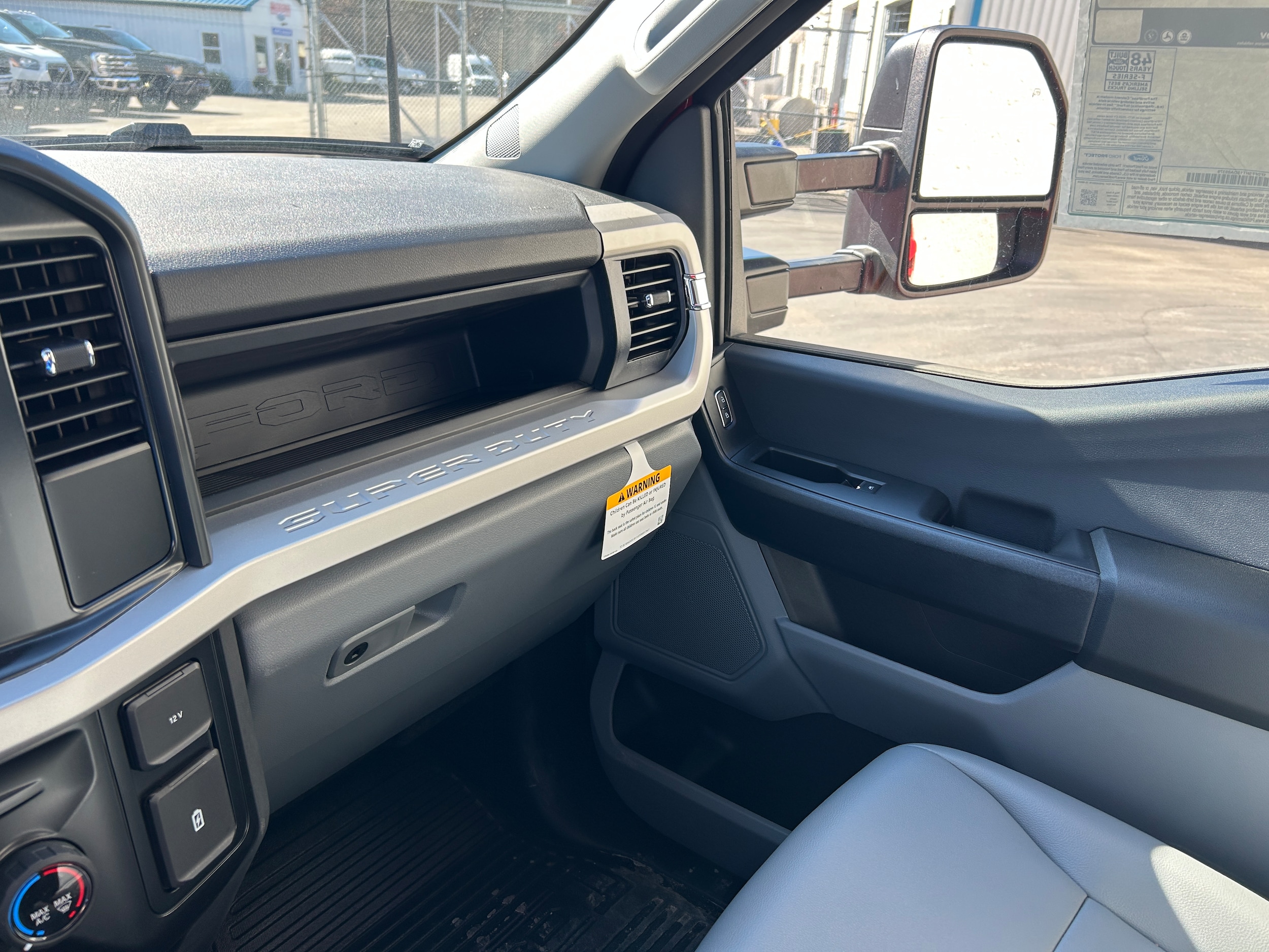 2025 Ford F-550 Super Duty Chassis Cab XL - Photo 25