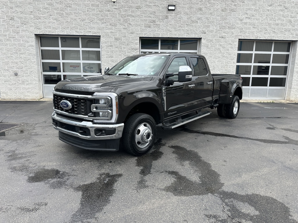 Certified 2025 Ford F-350 Lariat Truck Crew Cab