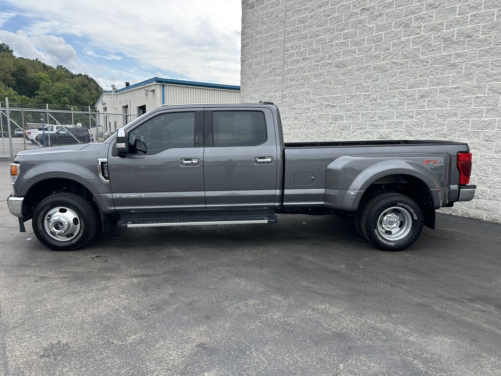 Certified 2022 Ford F-350 Lariat Truck Crew Cab