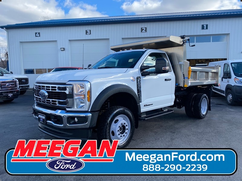 2024 Ford F-550 Super Duty Chassis Cab XL's photo