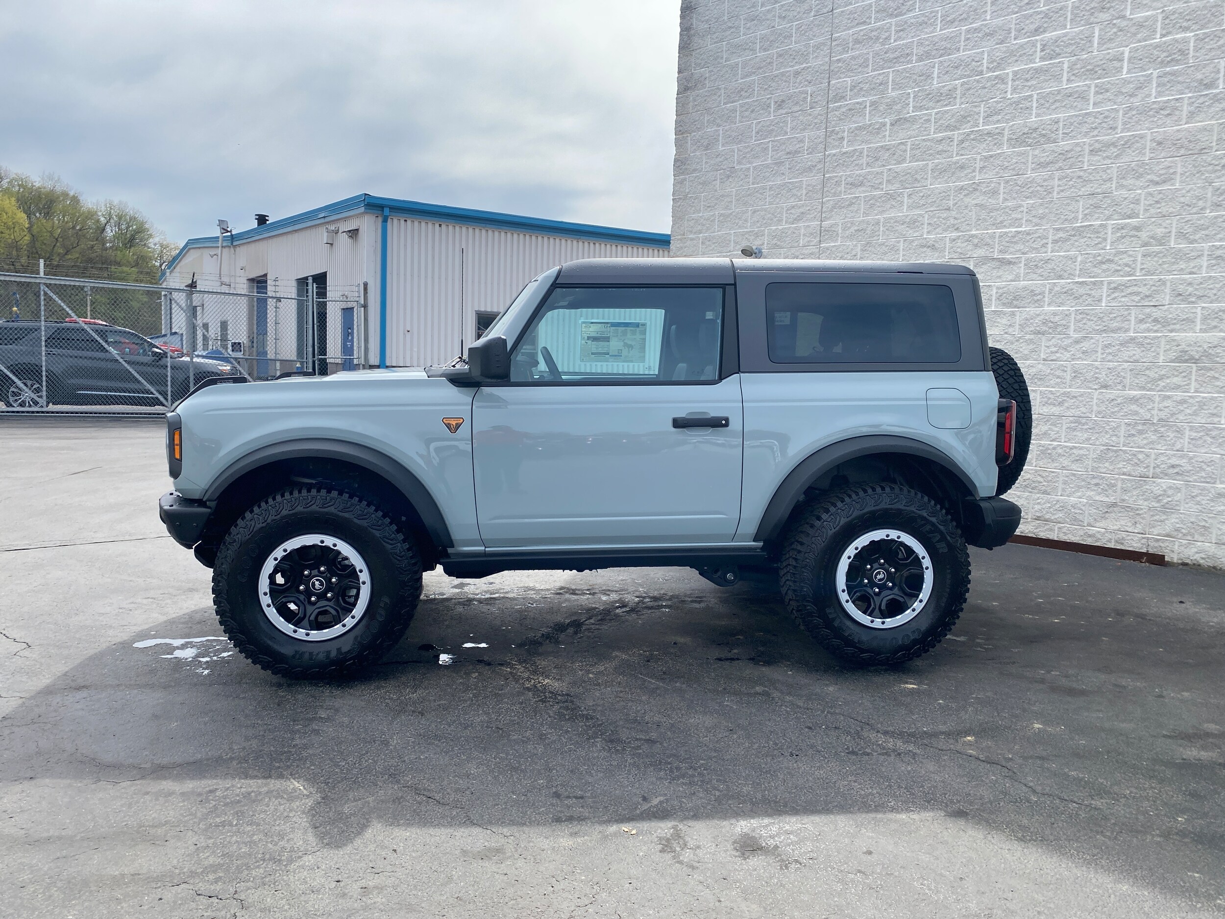 2024 Ford Bronco Badlands photo 3