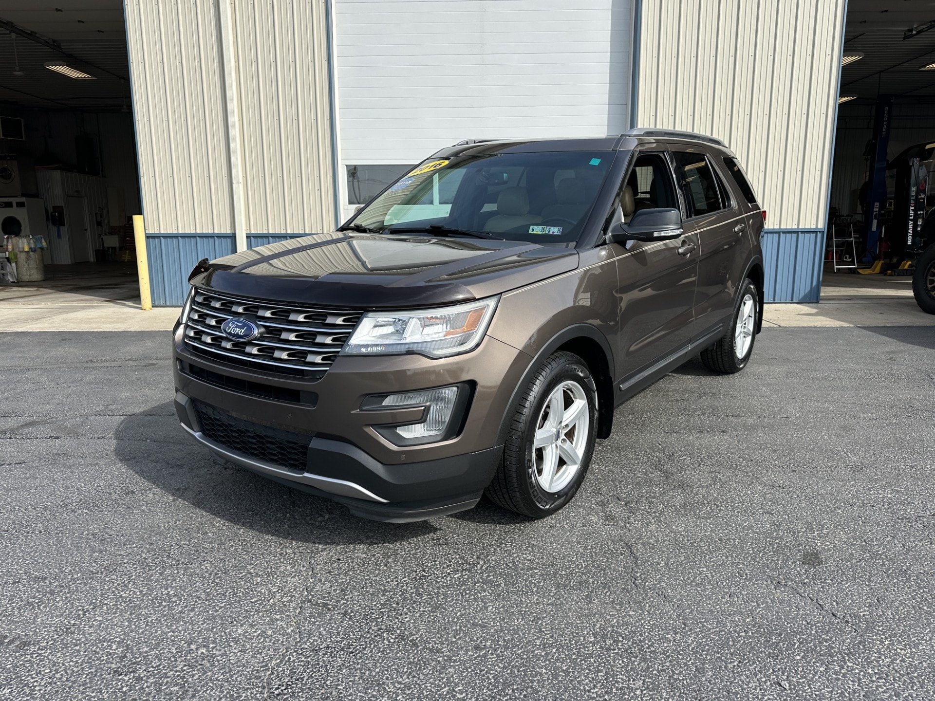 Used 2016 Ford Explorer XLT with VIN 1FM5K8D86GGC29181 for sale in Connellsville, PA