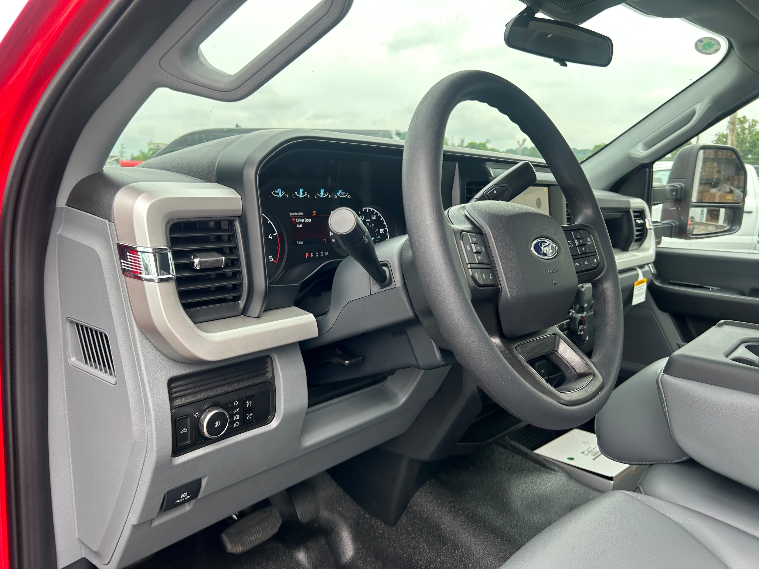 2025 Ford F-550 Super Duty Chassis Cab XL - Photo 26