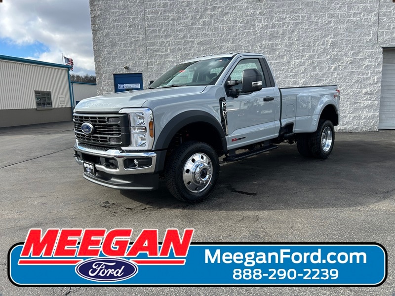 2026 Ford F-450 Super Duty XL's photo