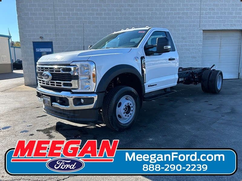 2026 Ford F-600 Super Duty Chassis Cab XL's photo