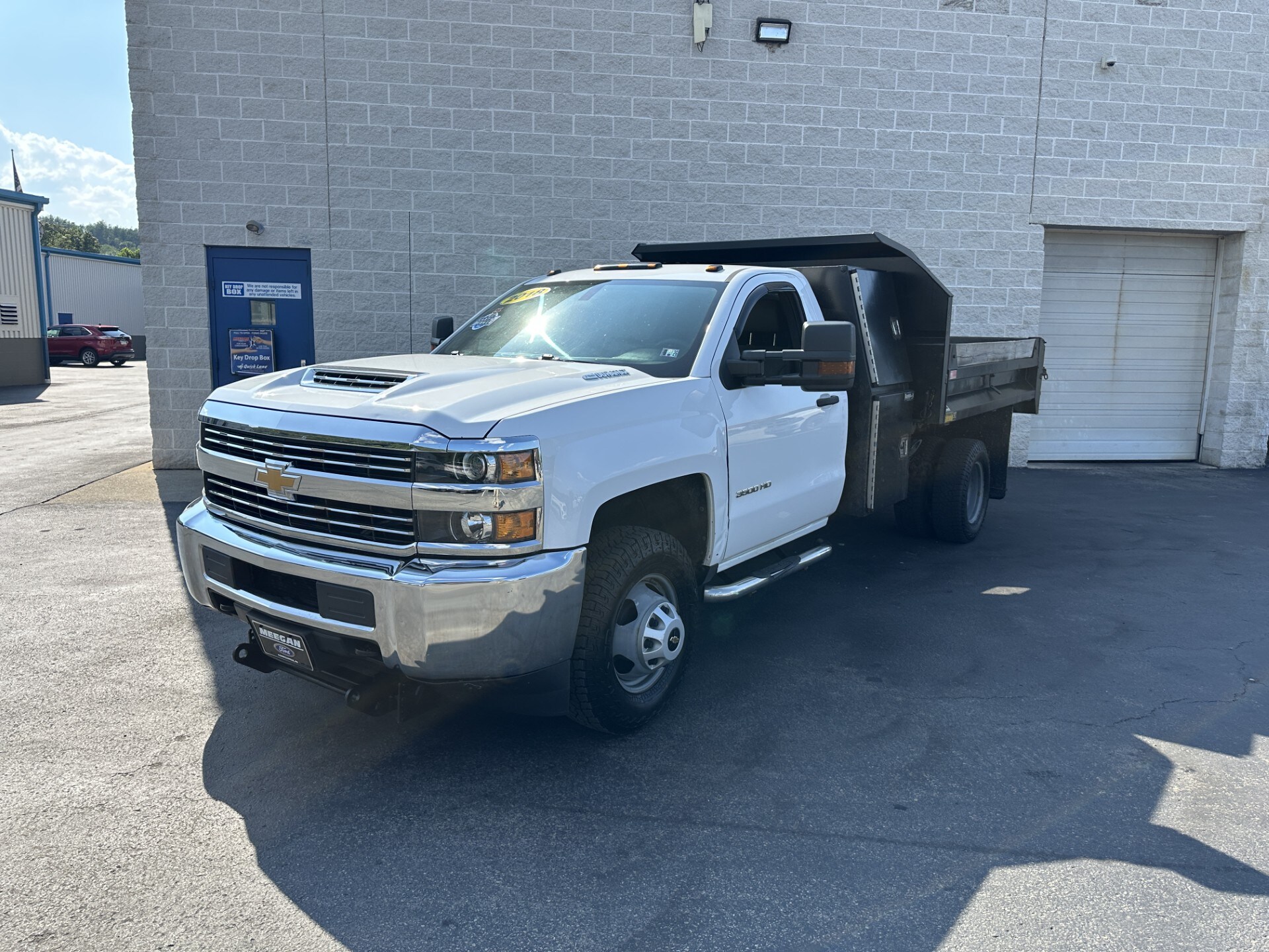 2018 Chevrolet Silverado 3500HD photo 2