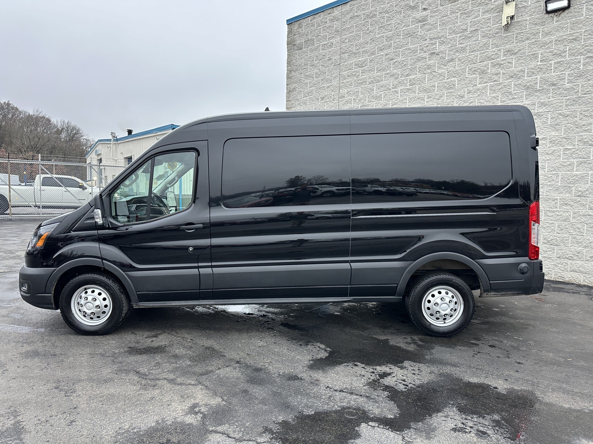 2025 Ford Transit photo 4