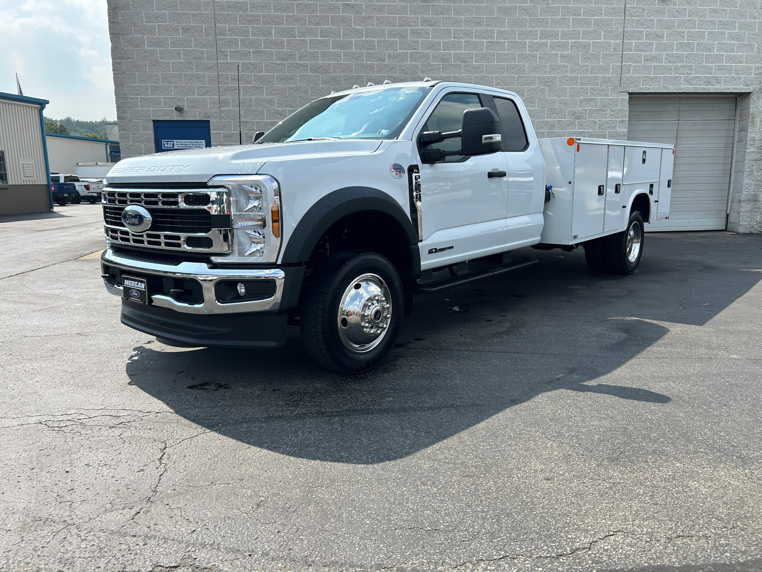 2025 Ford F-550 XL photo 2