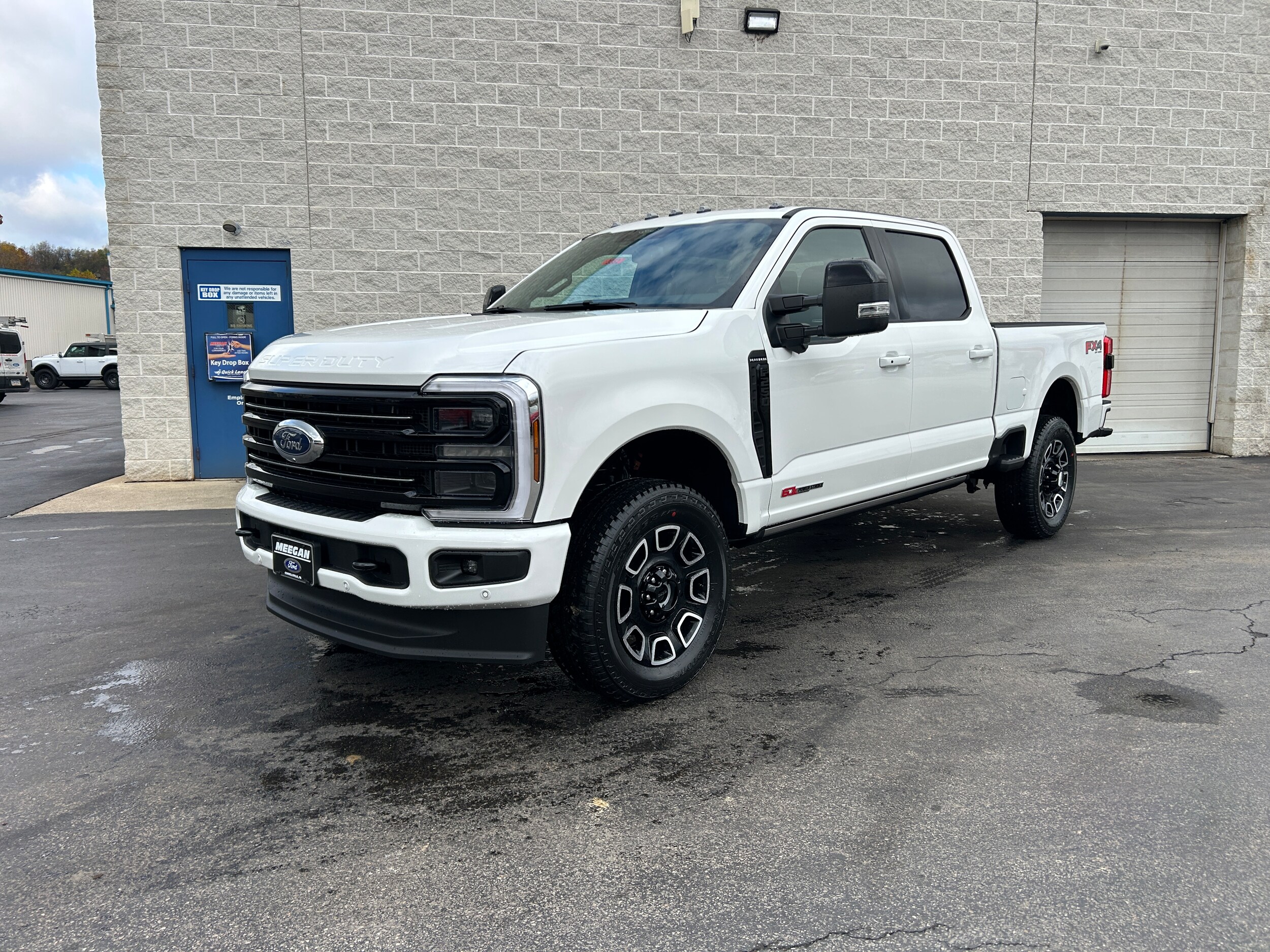 2026 Ford F-250 Platinum photo 2