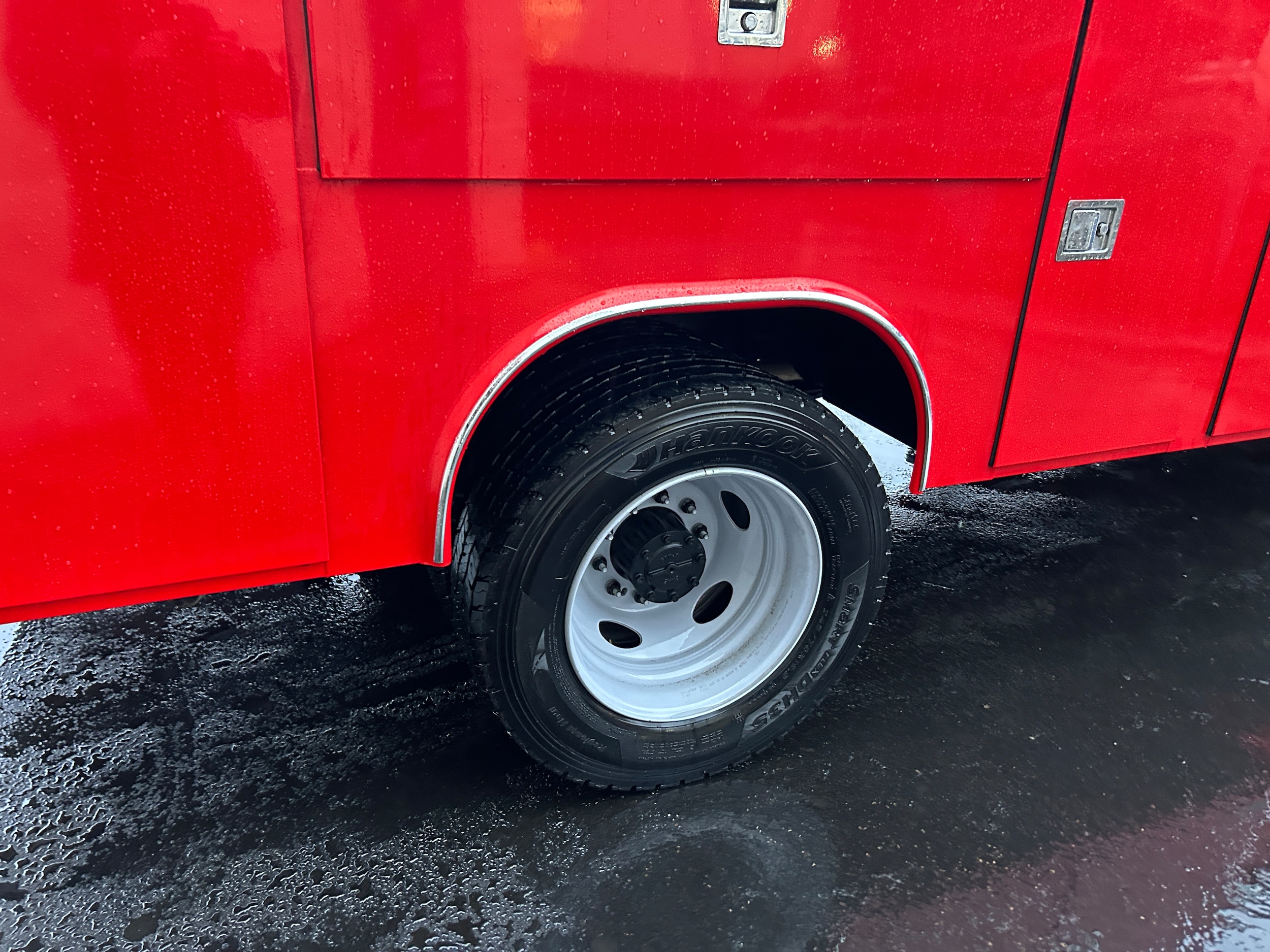 2025 Ford F-600 Super Duty Chassis Cab XL - Photo 26