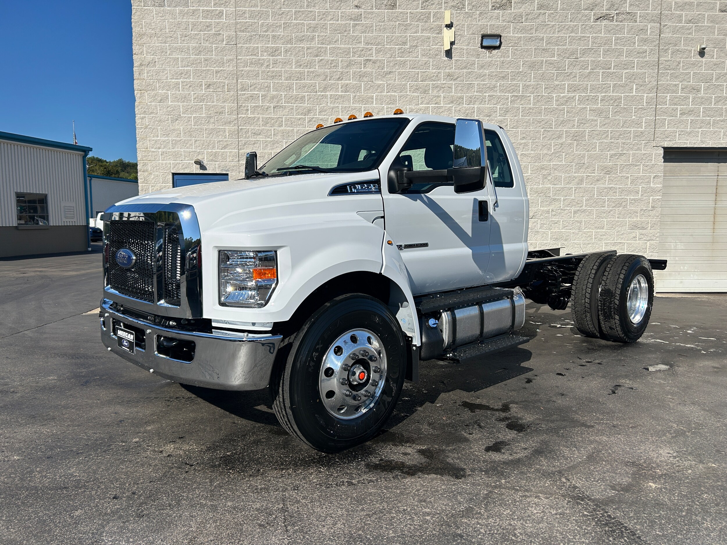 2026 Ford F-650 photo 3