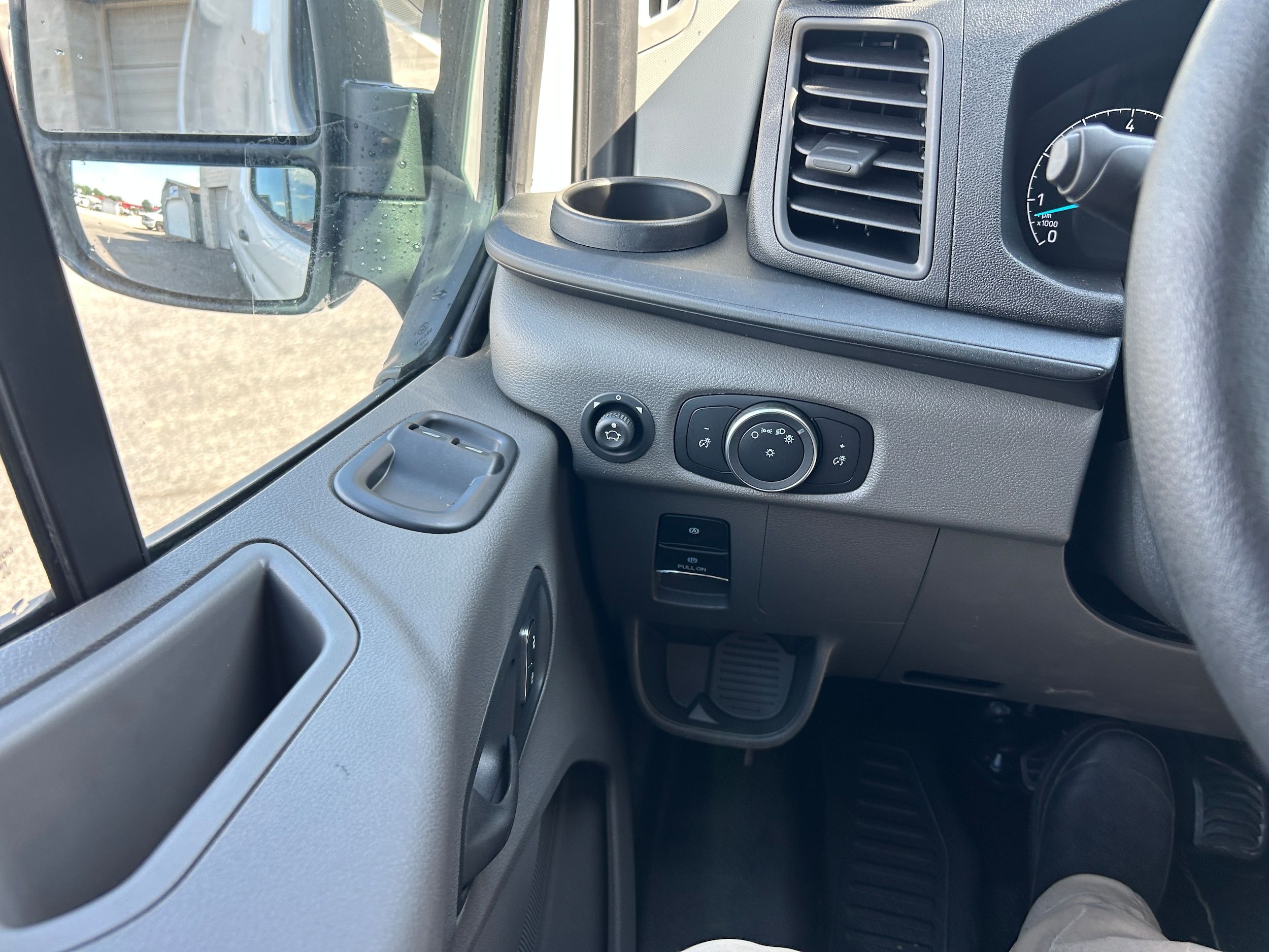 2025 Ford Transit Van Base - Photo 30