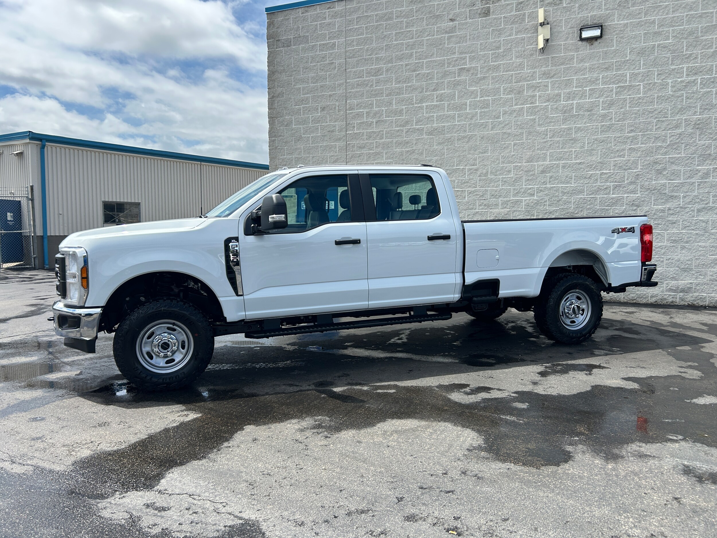 2025 Ford F-350 XL photo 4