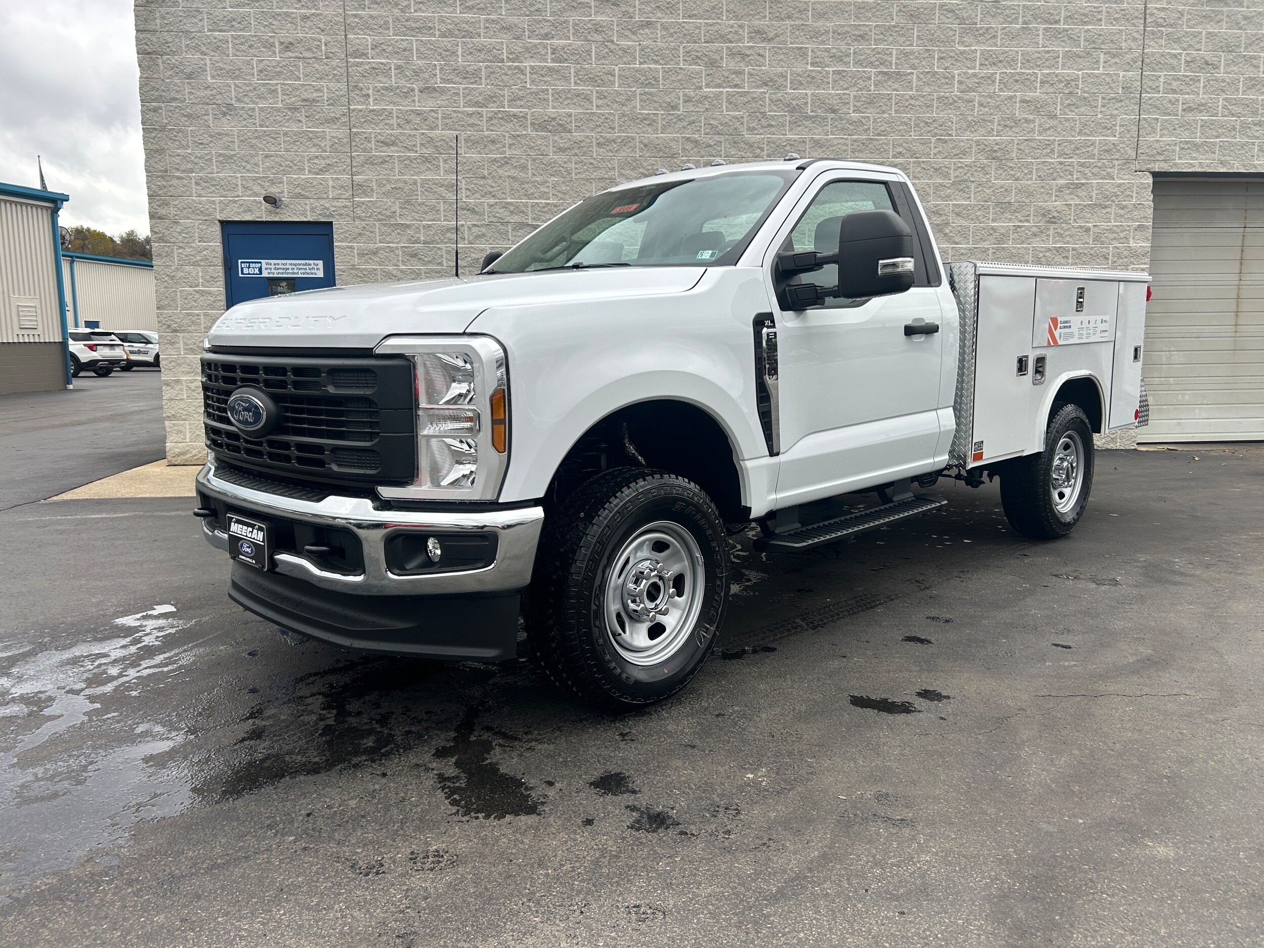 2026 Ford F-350 XL photo 2