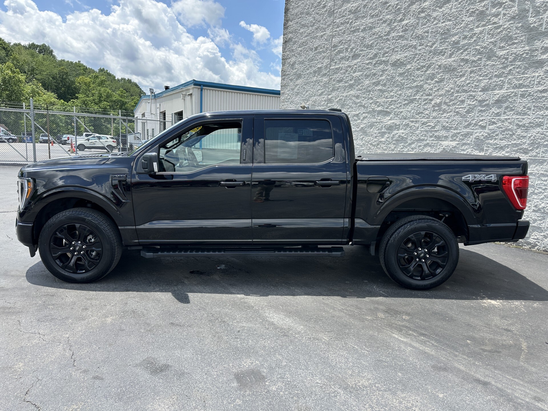 2023 Ford F-150 XLT photo 4