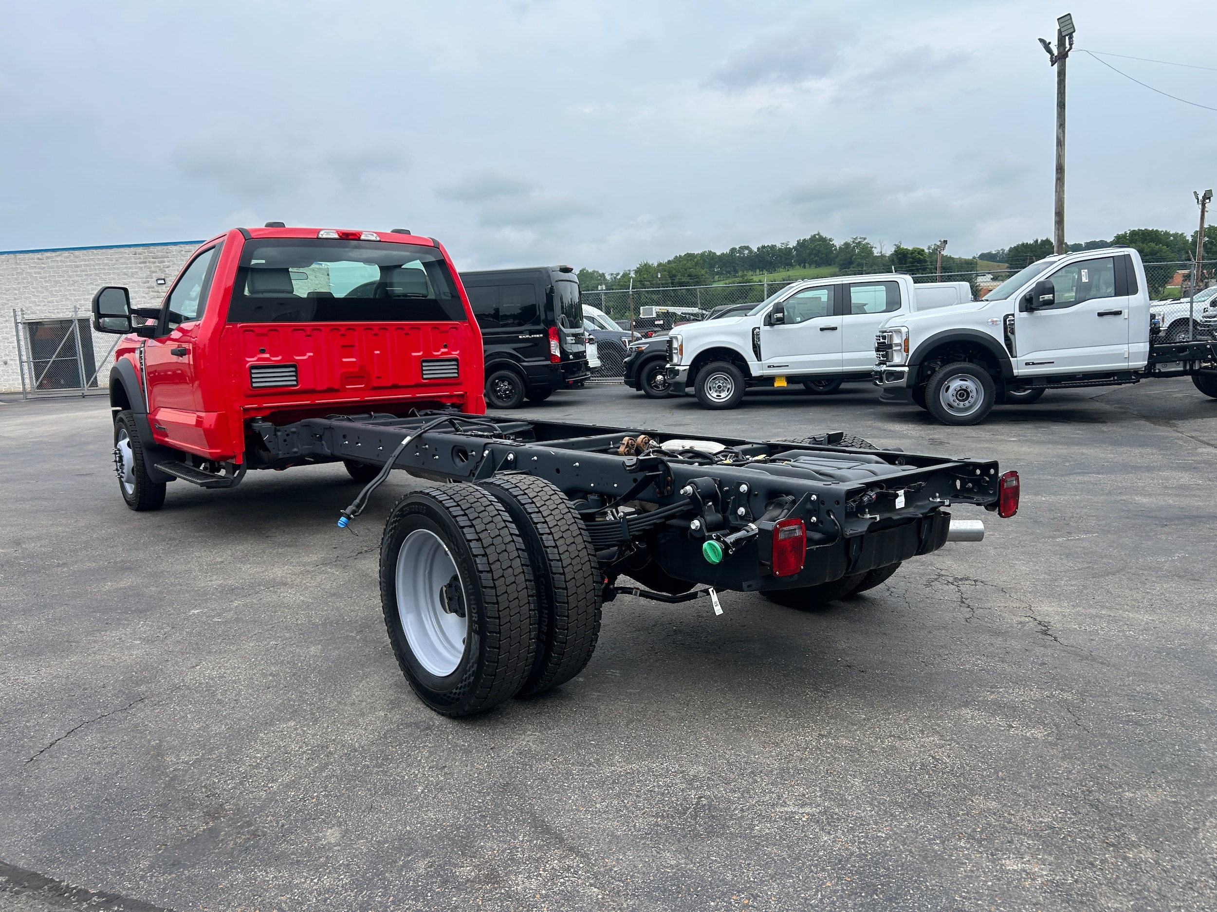 2025 Ford F-550 Super Duty Chassis Cab XL - Photo 8