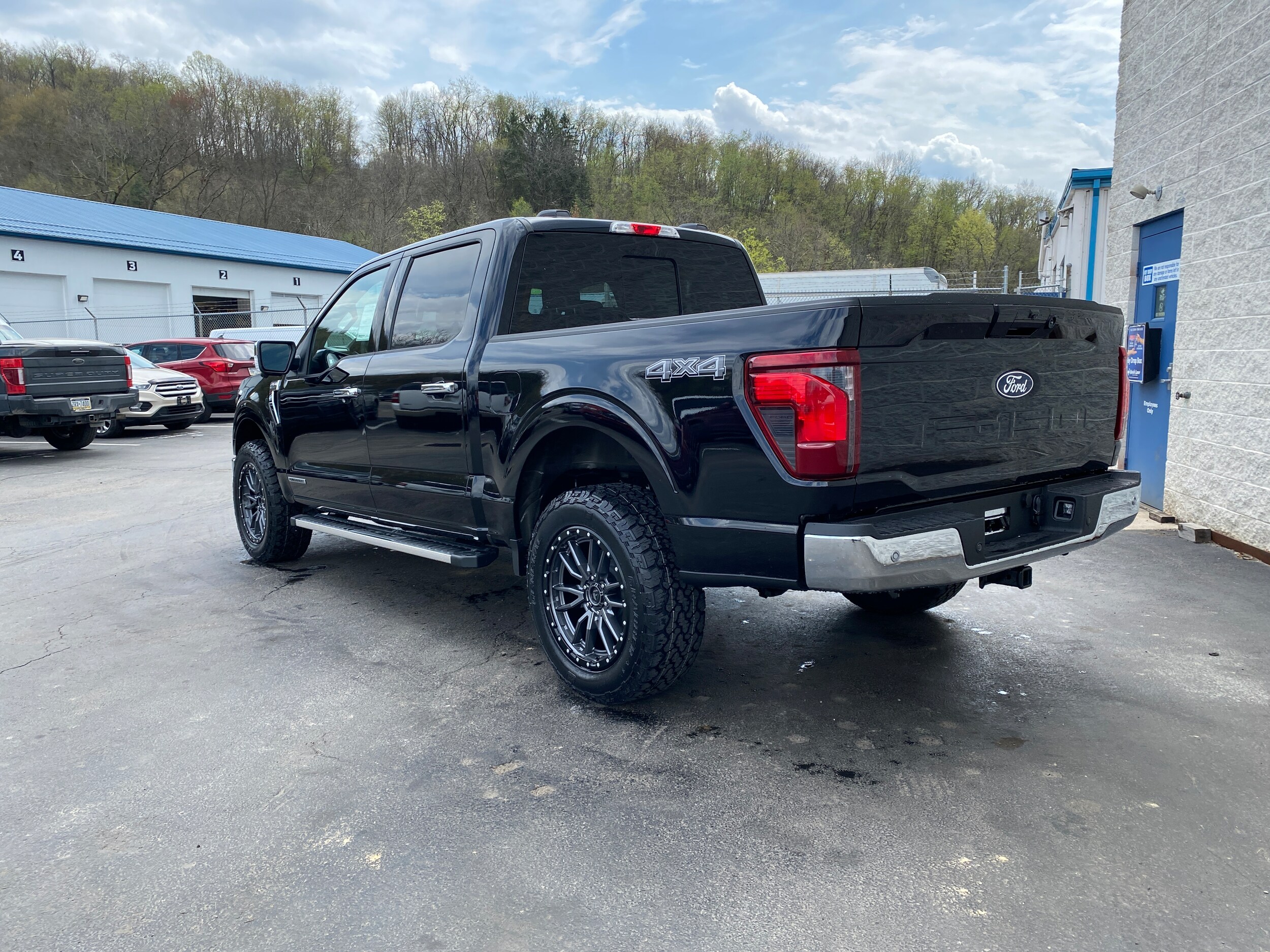 2025 Ford F-150 XLT photo 4