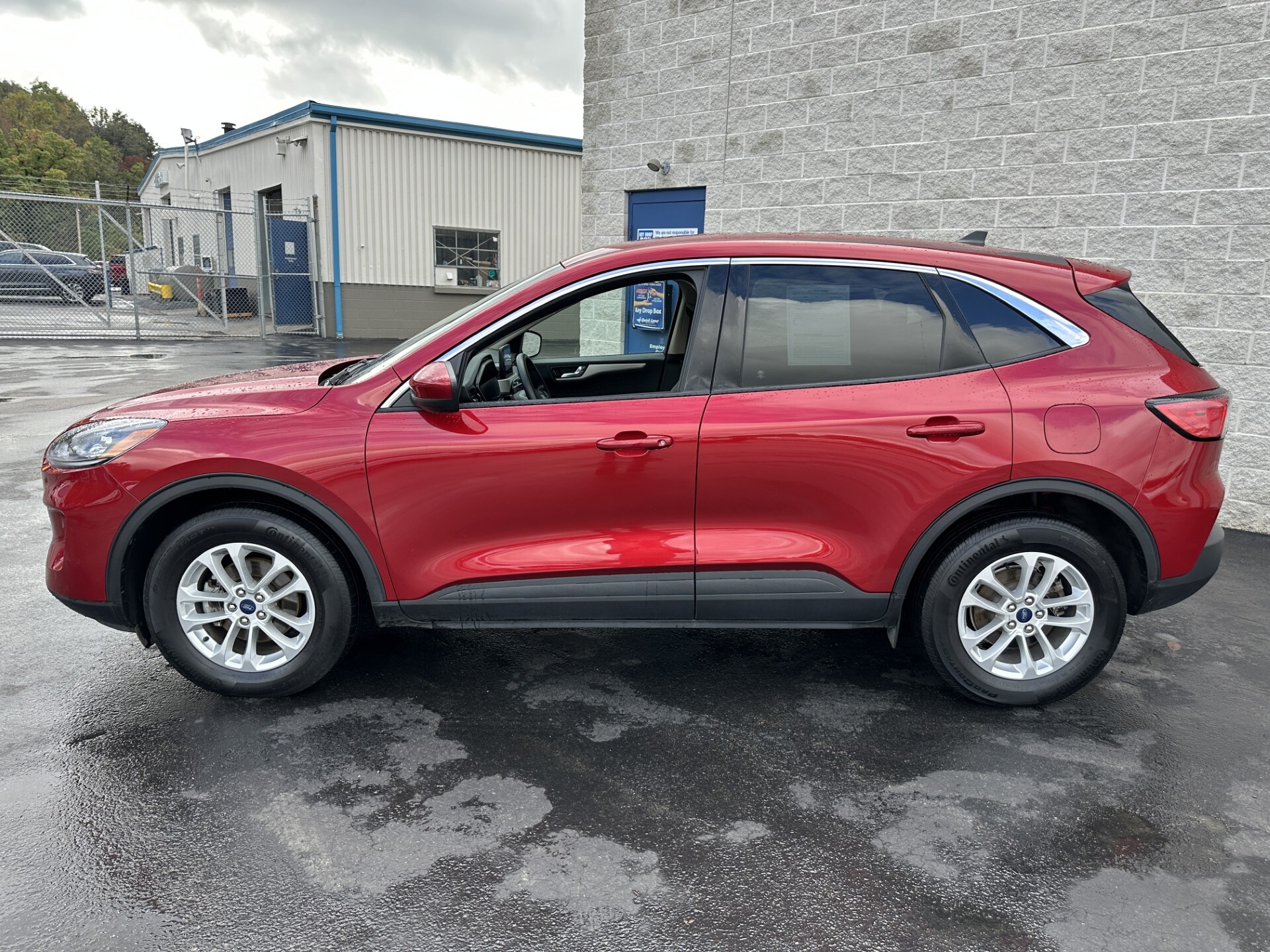 2020 Ford Escape SE photo 4