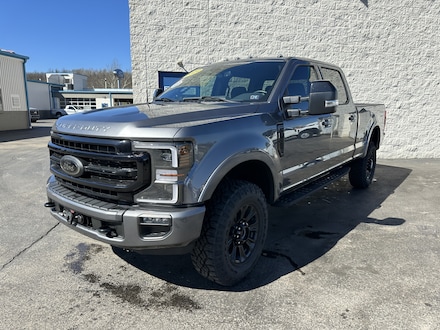 2022 Ford F-350 Lariat Truck Crew Cab