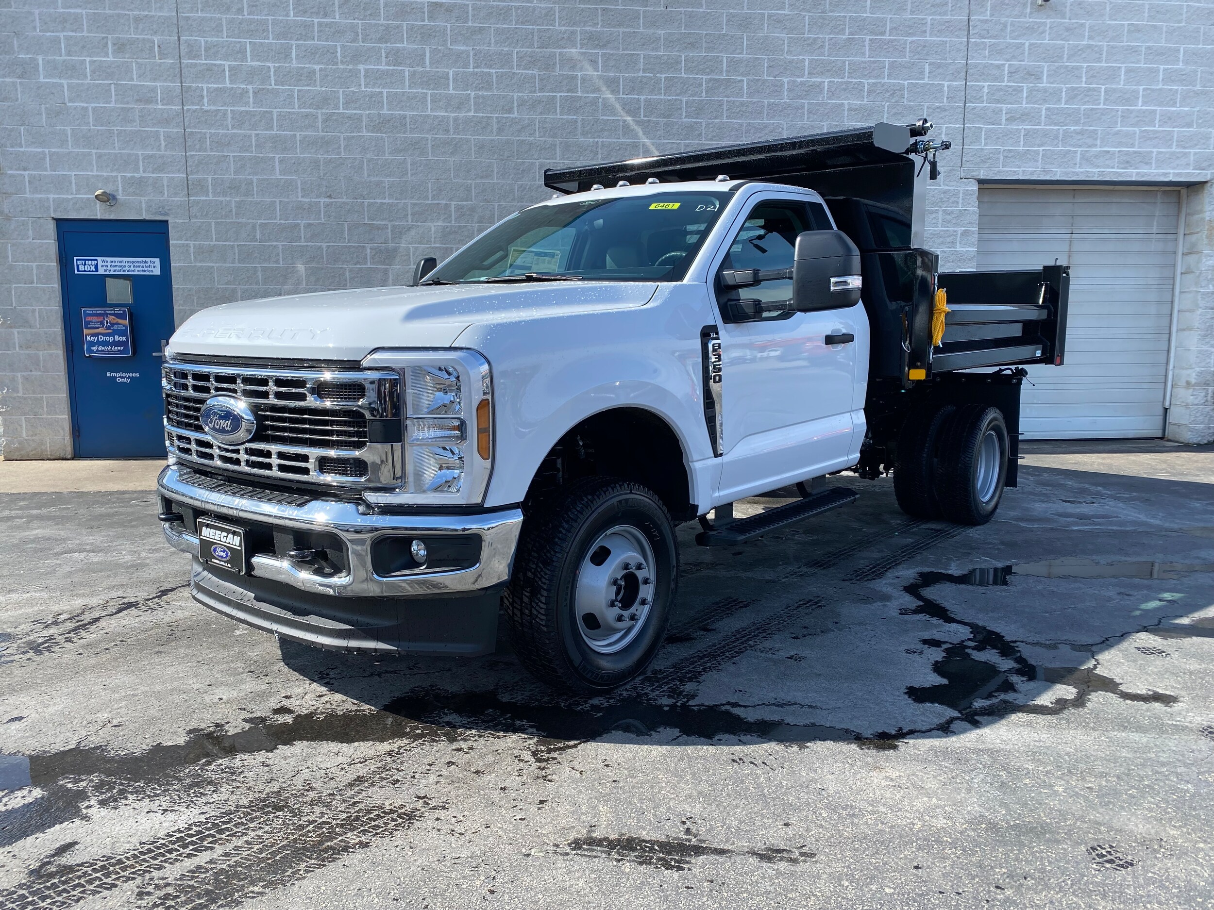 2024 Ford F-350 XL photo 2