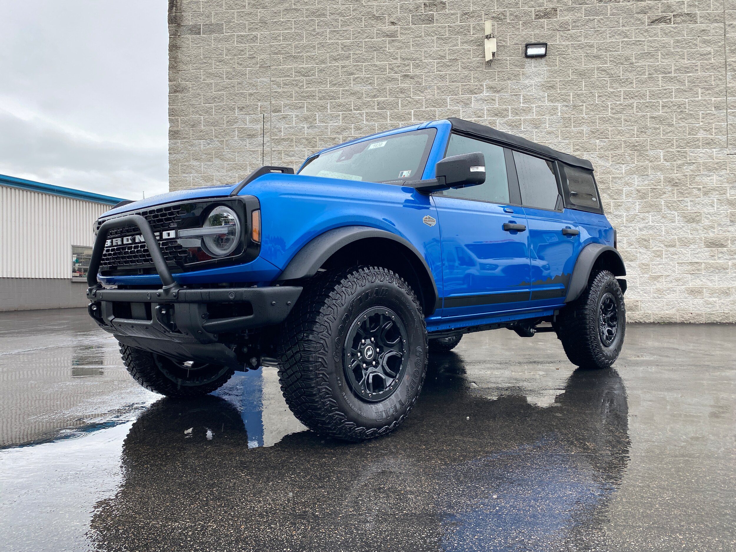 2023 Ford Bronco Wildtrak photo 3