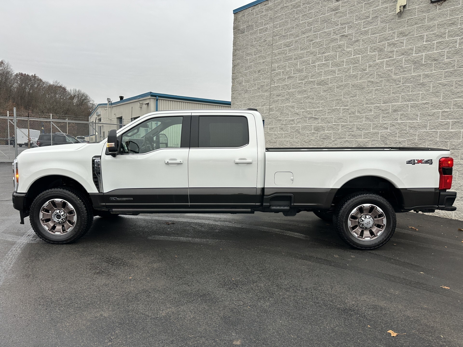 2025 Ford F-350 King Ranch photo 4