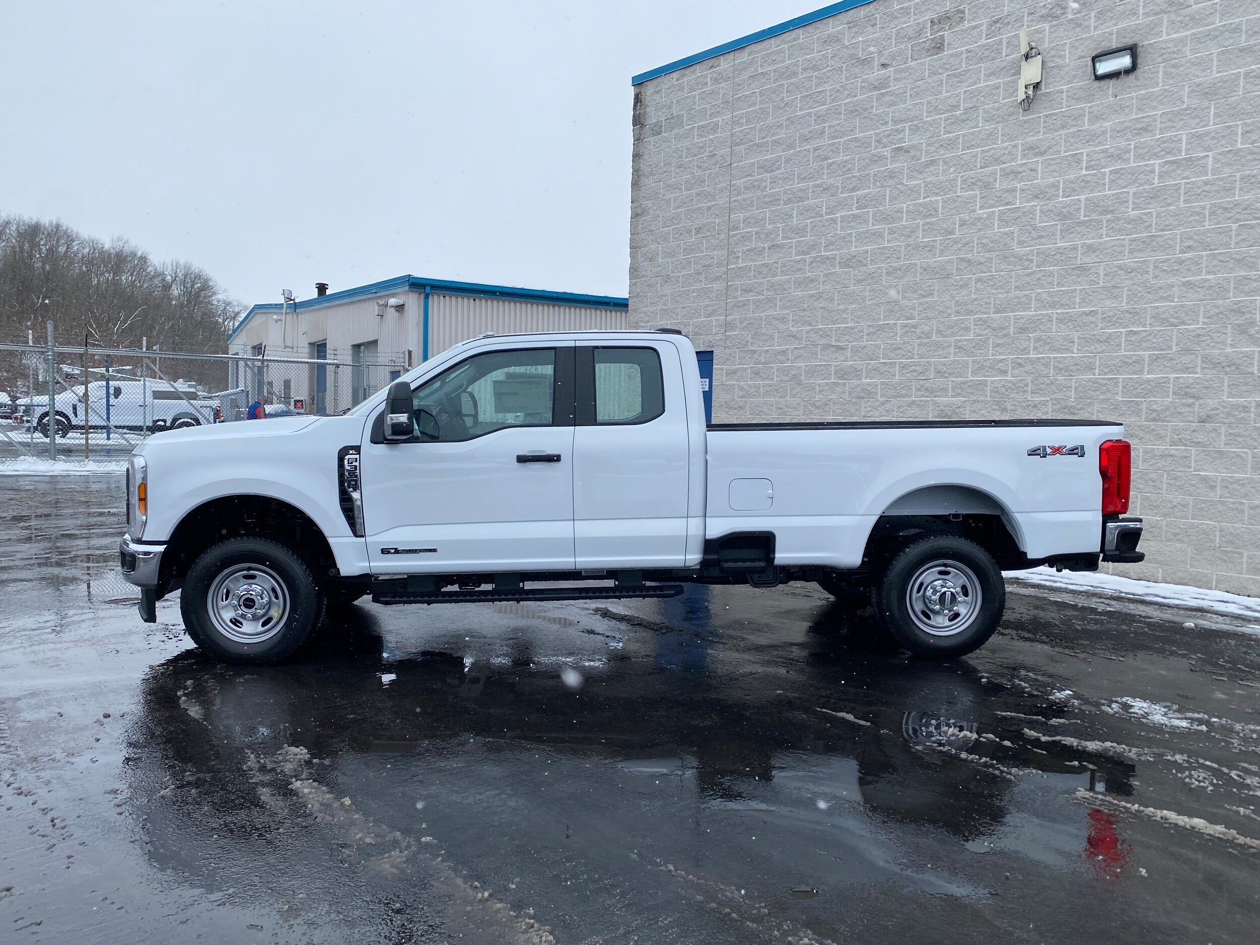 2025 Ford F-350 XL photo 3