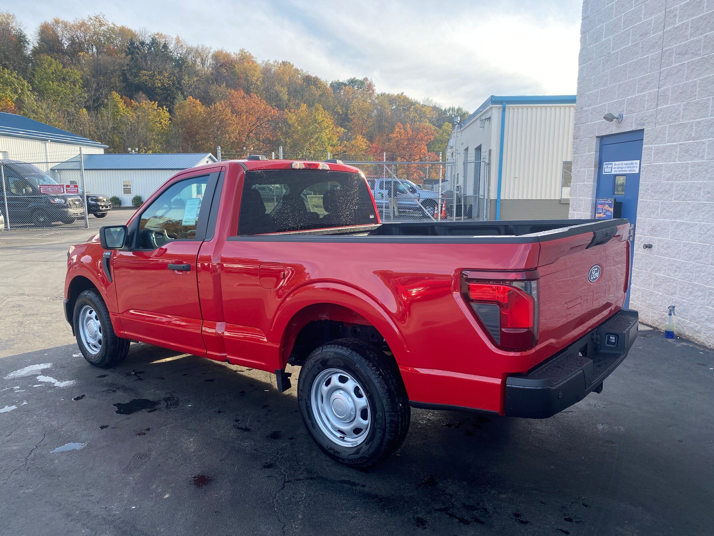 2025 Ford F-150 XL photo 4