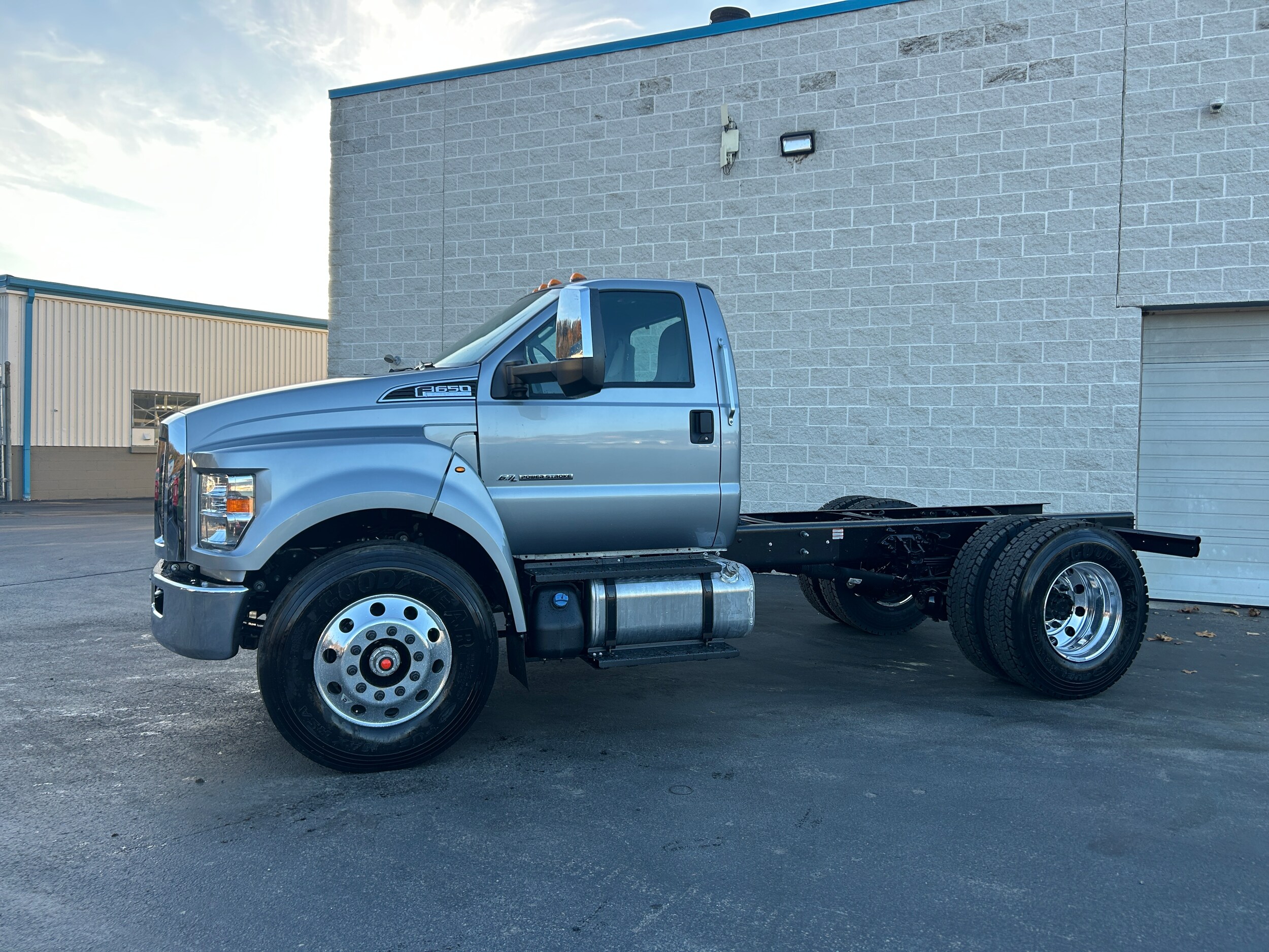 2026 Ford F-650 photo 4