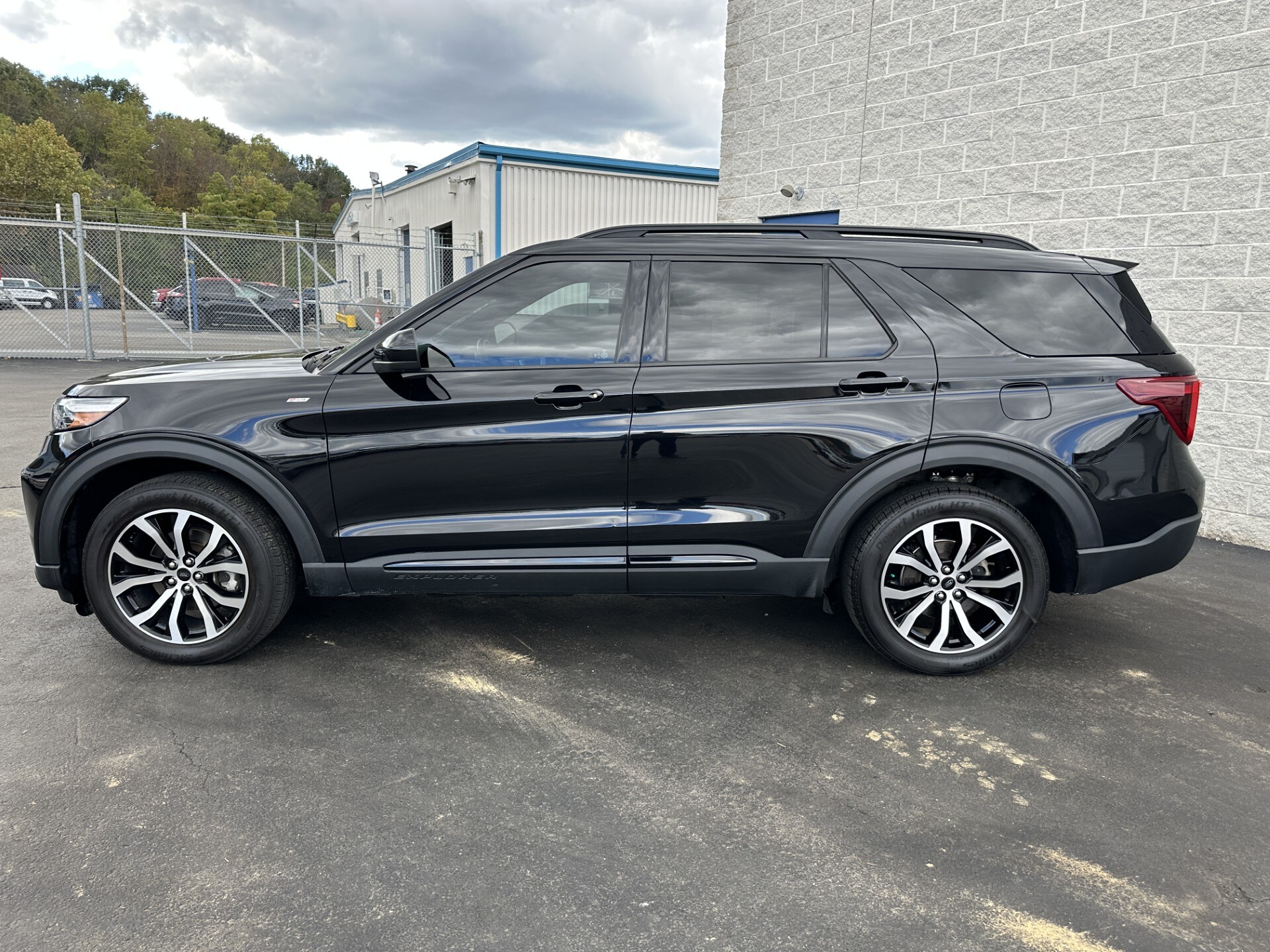 2022 Ford Explorer ST-Line photo 4