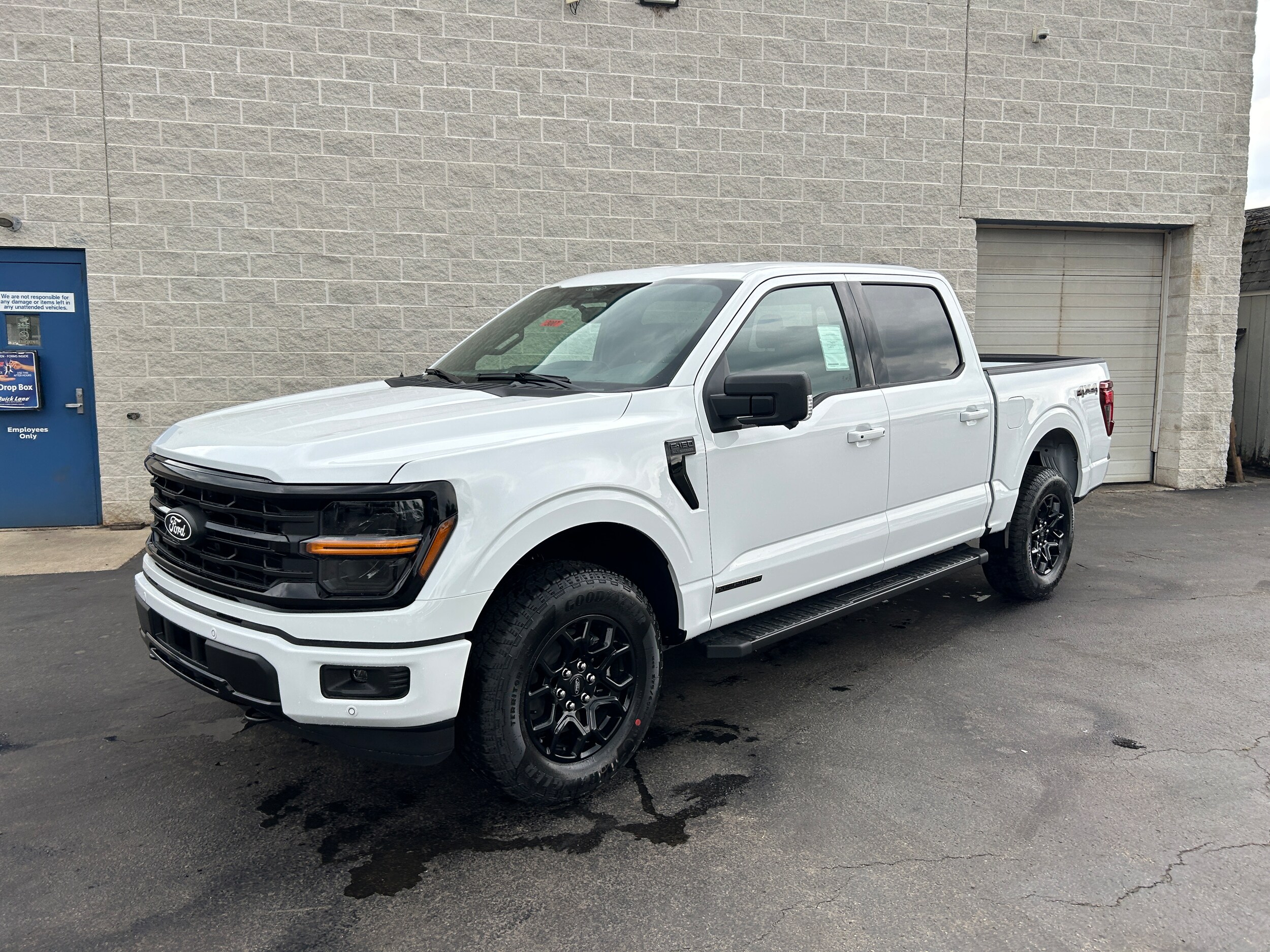 2025 Ford F-150 XLT photo 4