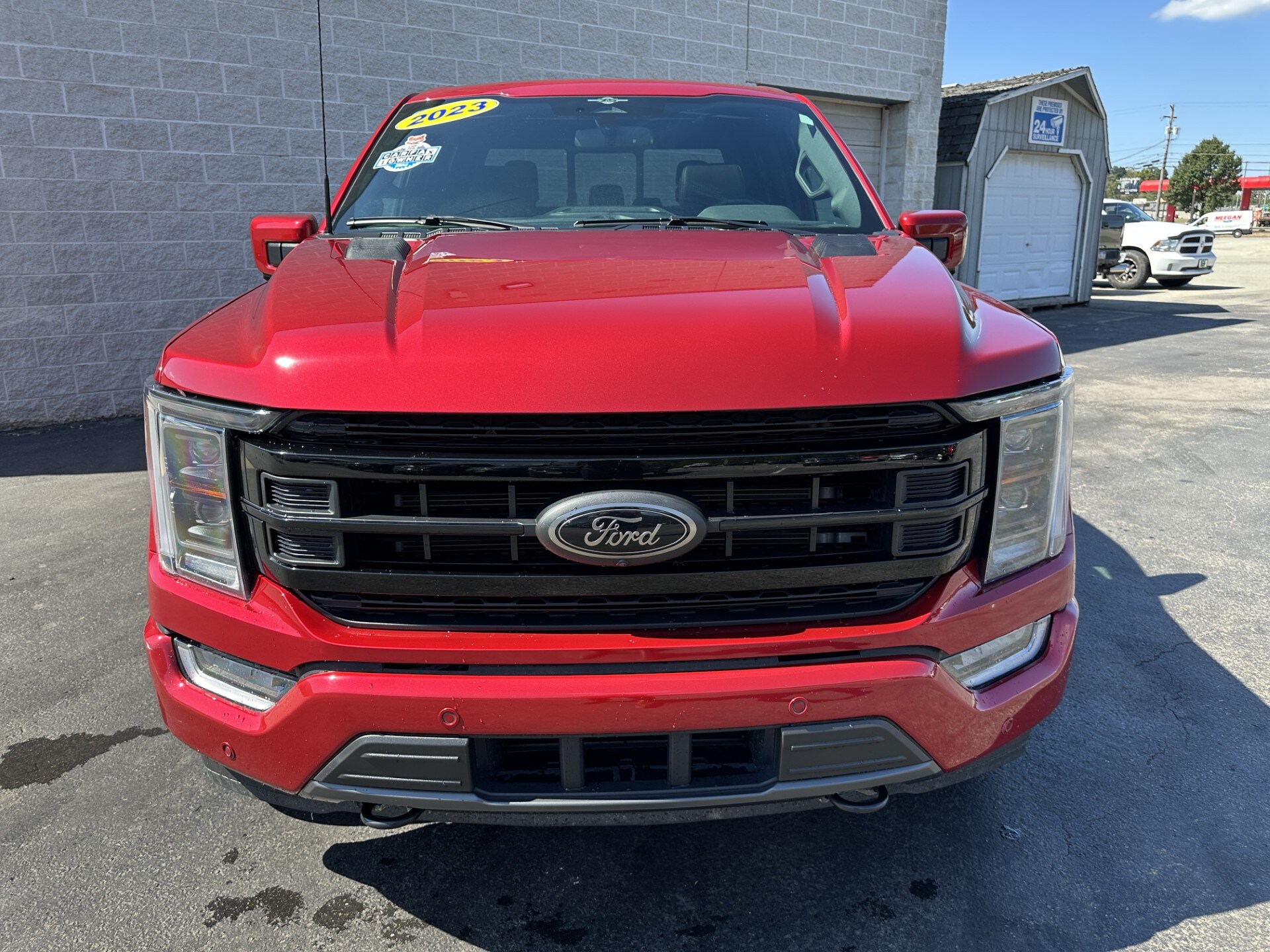 2023 Ford F-150 Lariat photo 2