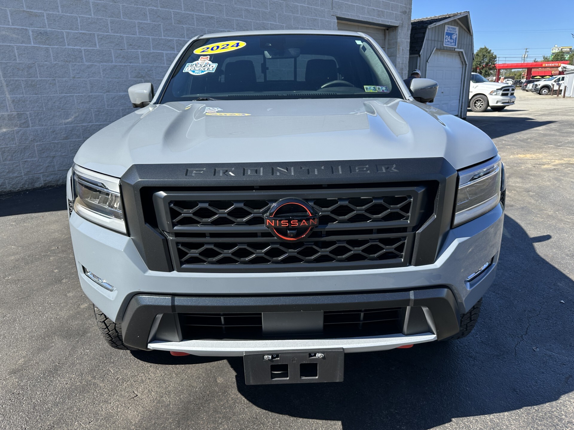 2024 Nissan Frontier PRO-4X photo 3