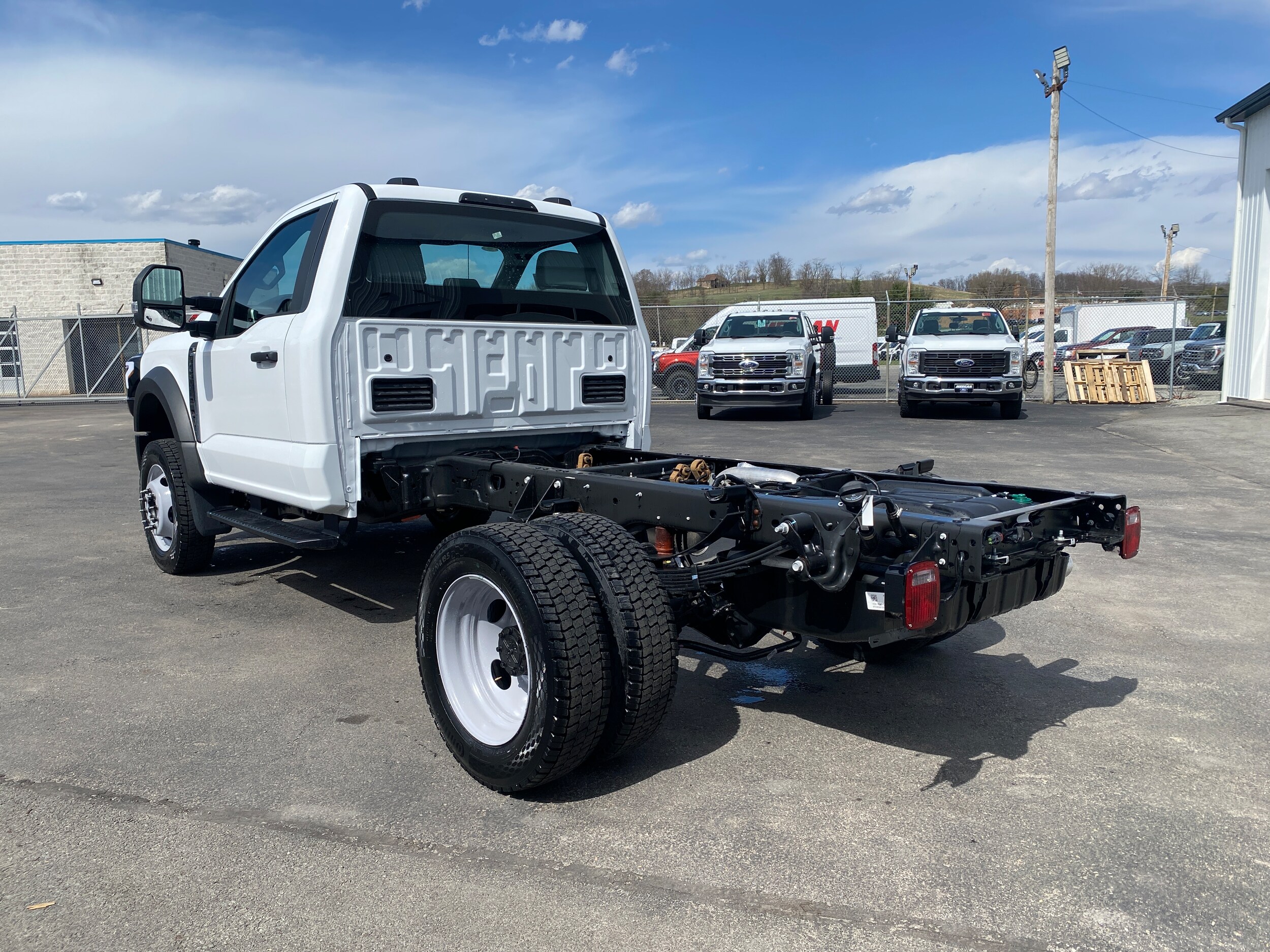 2025 Ford F-450 XL photo 2