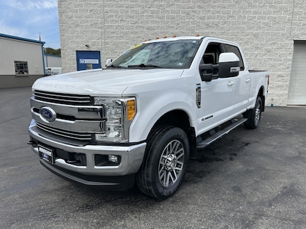 2017 Ford F-250 Lariat Truck Crew Cab